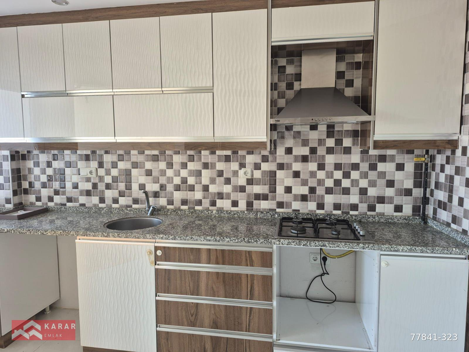 KARAR EMLAKTAN KİREMİTÇİDE 3+1 135M2 KOMBİLİ BAKIMLI ARAKAT DAİR