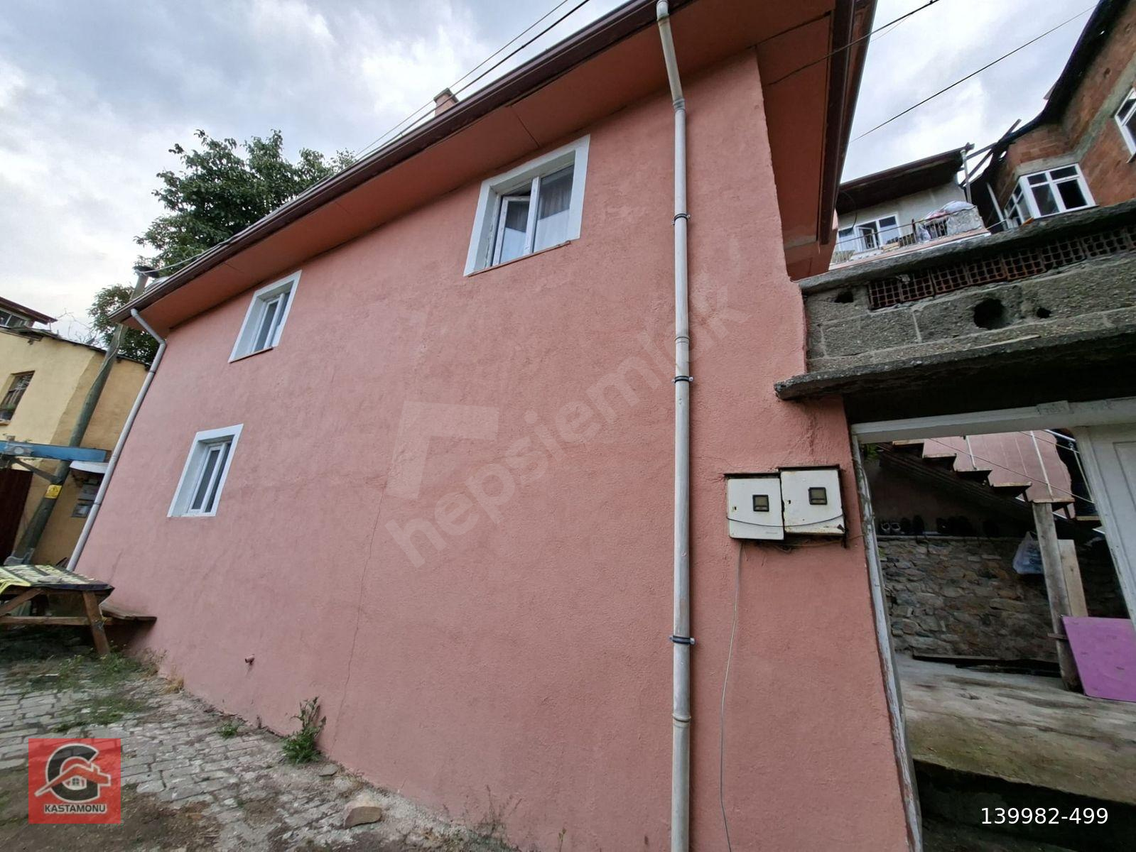 UÇAK KAFE YANINDA 2 KATLI MÜSTAKİL SATILIK EV