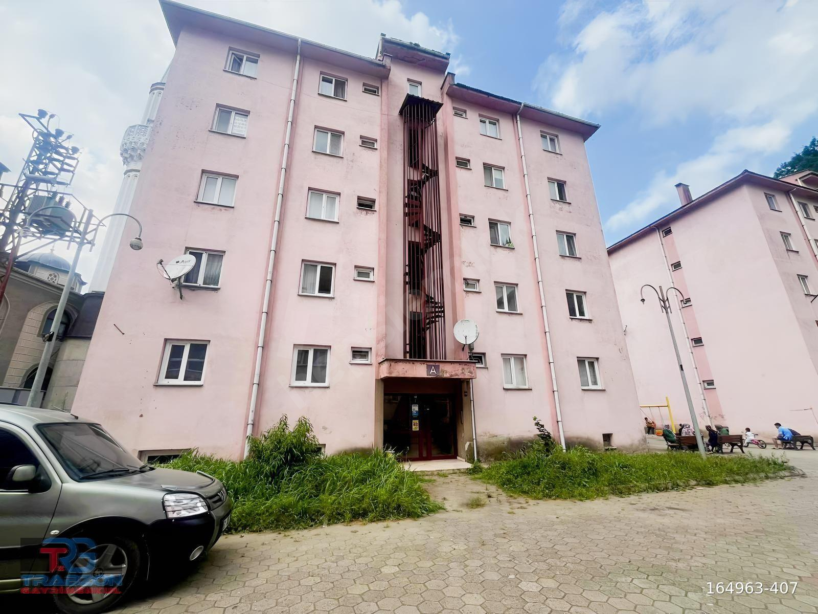 SÜRMENE AFET EVLERİNDE İÇİ YAPILI SATILIK DAİRE