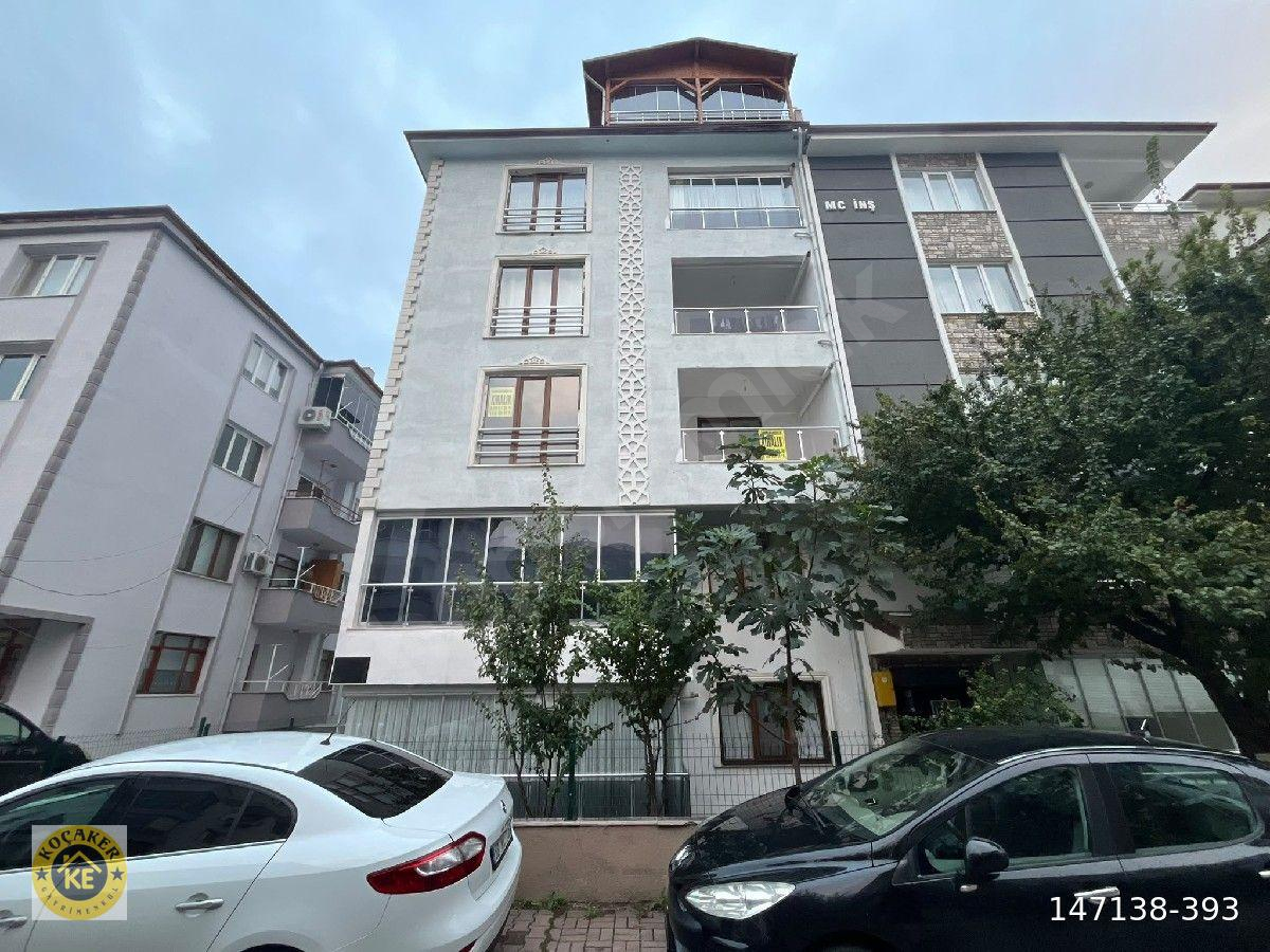 Koçaker den Hacılar Meydanı Mahallesi'nde ara katta kiralık 3+1 daire