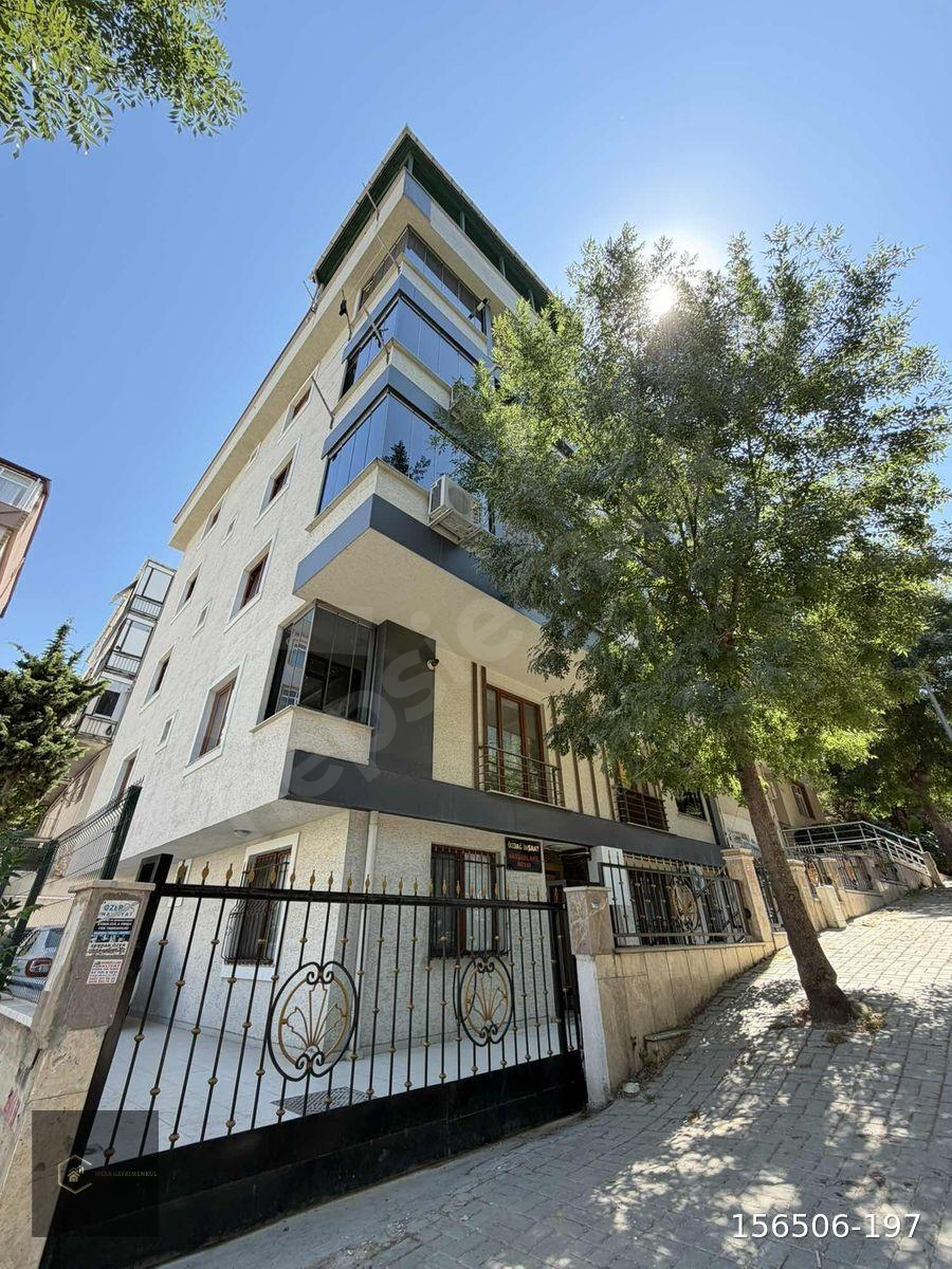 METROBÜSE ÇOK YAKIN YENİ BİNA ÖN CEPHE 2+1 KİRALIK !