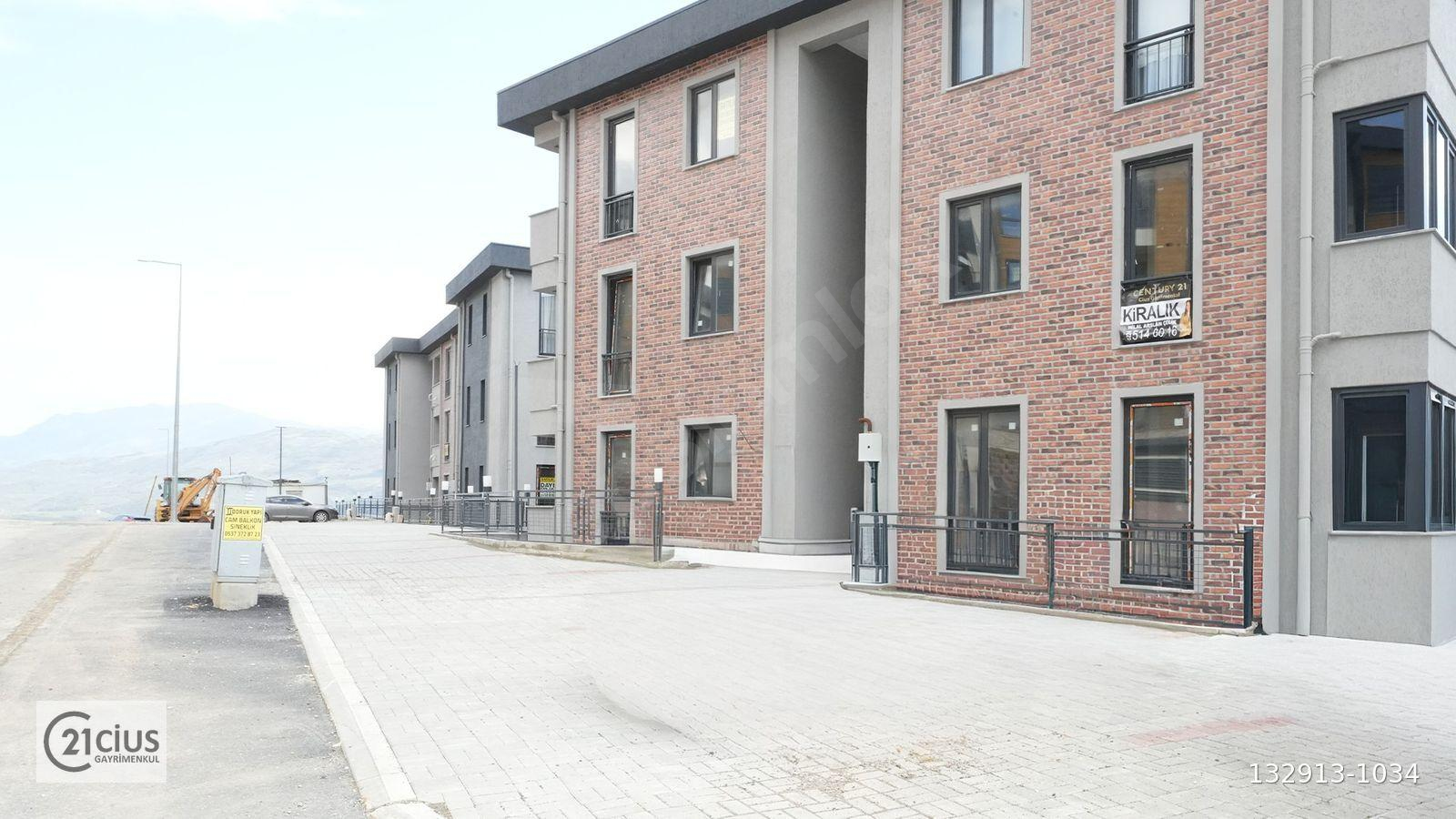 C21 Cius; Baytaş Kuzeykent 2 Sitesinde 4+1 Deniz Manzaralı Daire