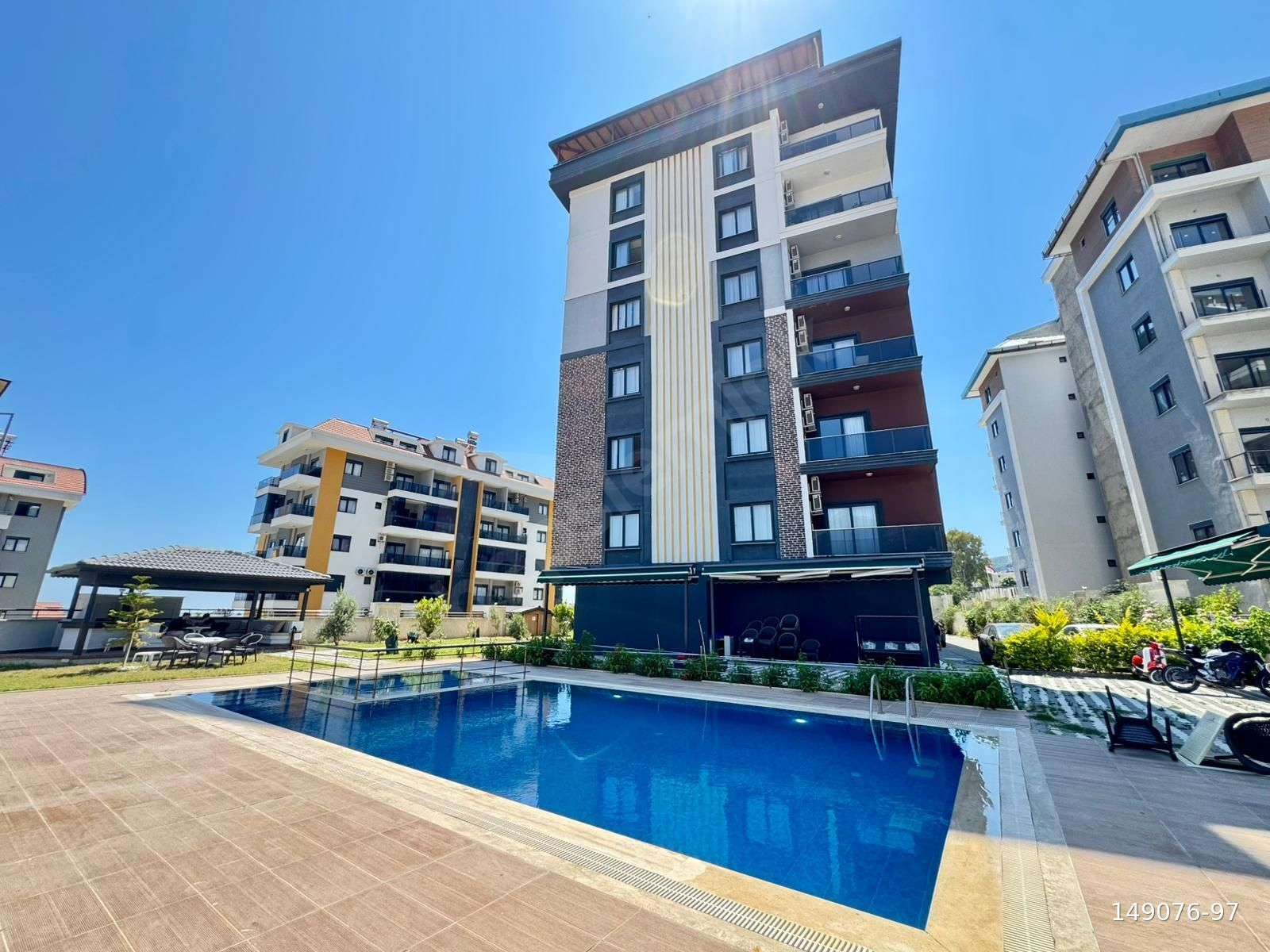 ALANYA ÇIPLAKLIDA KİRALIK 1+1 SİTE İÇİ HAVUZLU EŞYALI LÜKS DAİRE