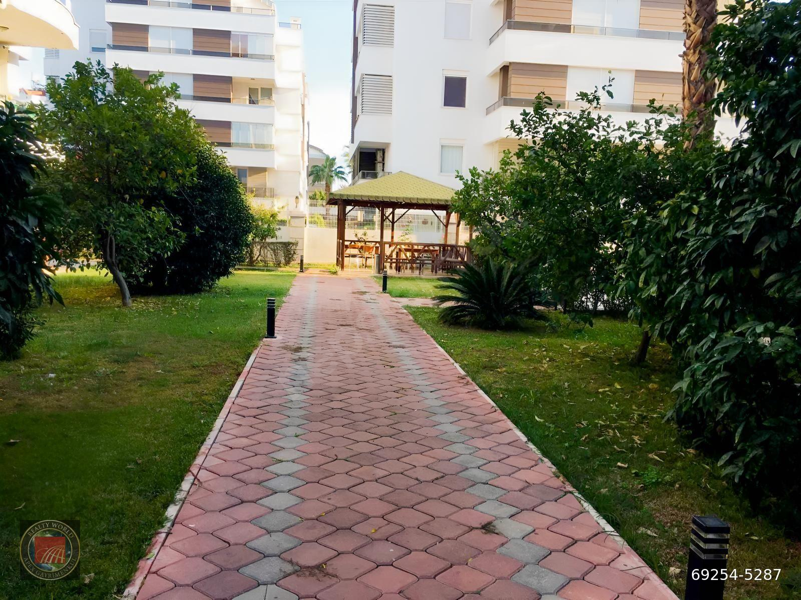 KONYAALTI UNCALI HAVUZLU GÜVENLİKLİ SİTE İÇİ ARA KAT SATILIK 3+1