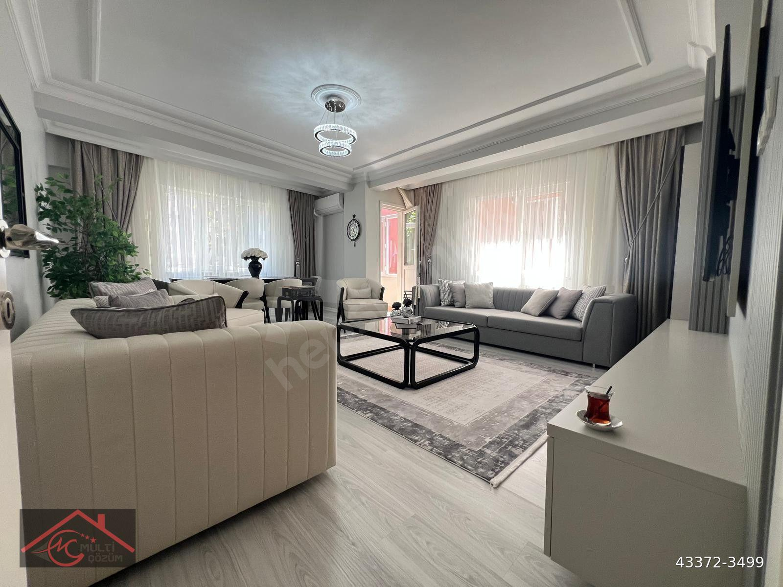 Yenibosna Zafer mahallesinde butik site içinde satılık 3+1 daire kapalı otoparklı