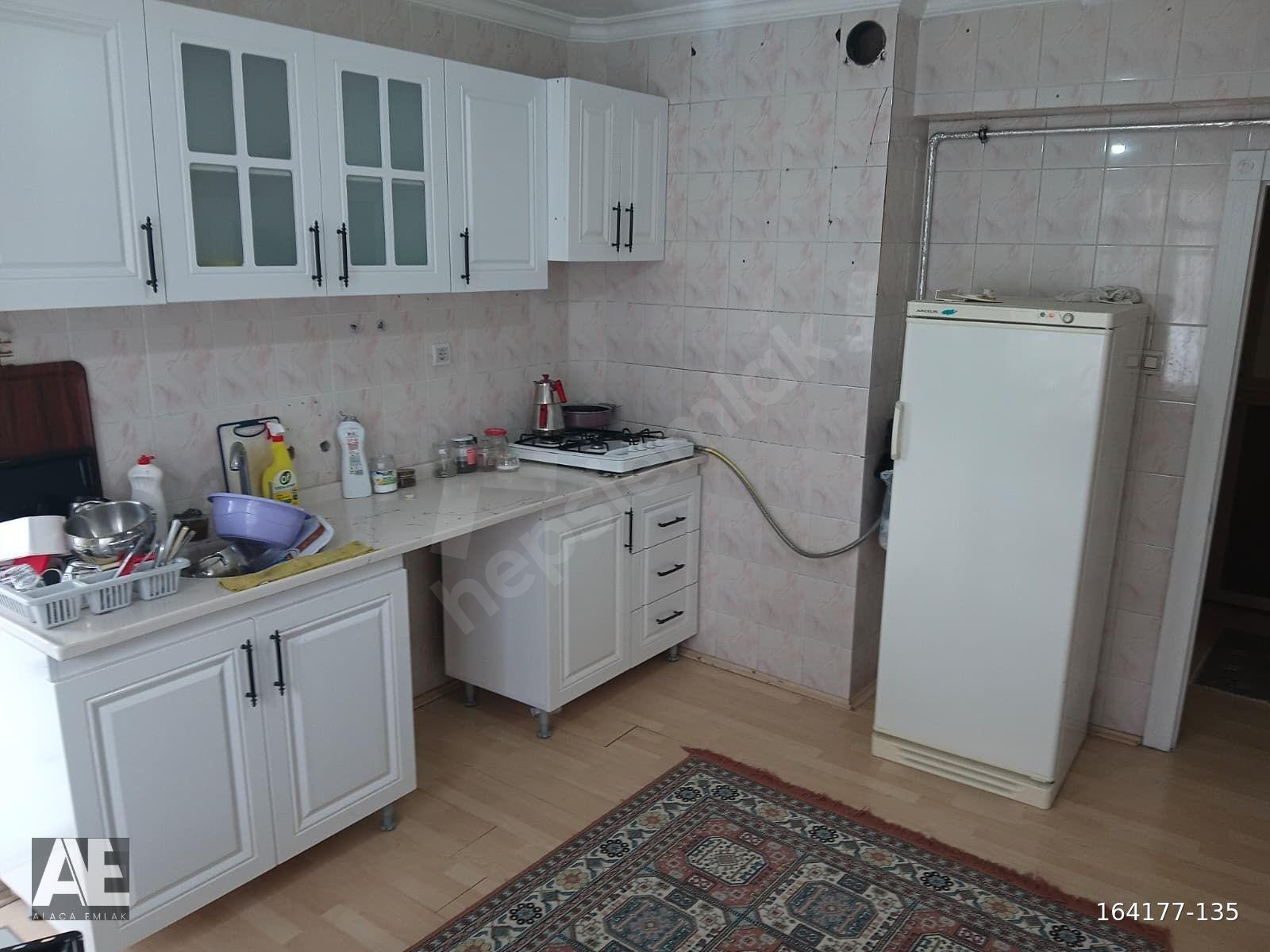 **ALACA EMLAK'DAN KARAPÜRÇEK MAH. KÖK TAPU SON KAT İSKANLI 3+1**