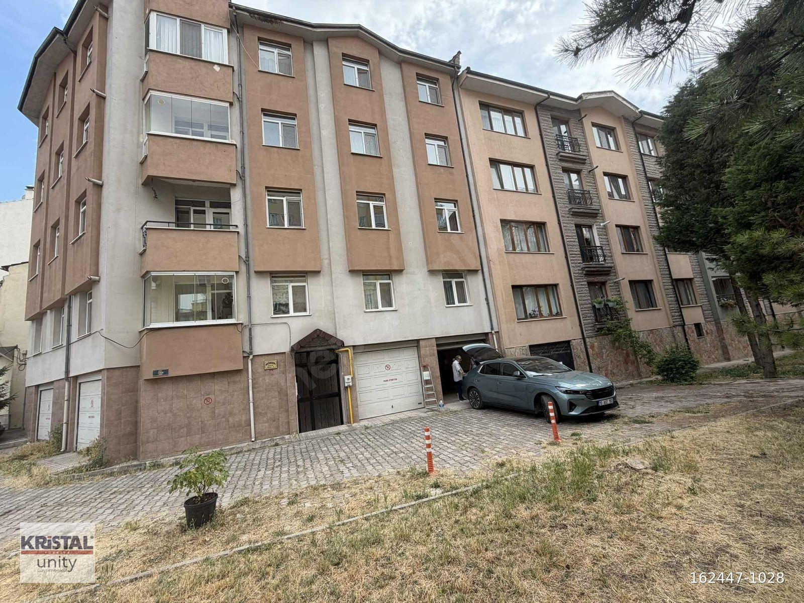 AKARBAŞI MAH. ARAKAT 3+1 ASANSÖRLÜ KİŞİSEL GARAJLI KİRALIK DAİRE