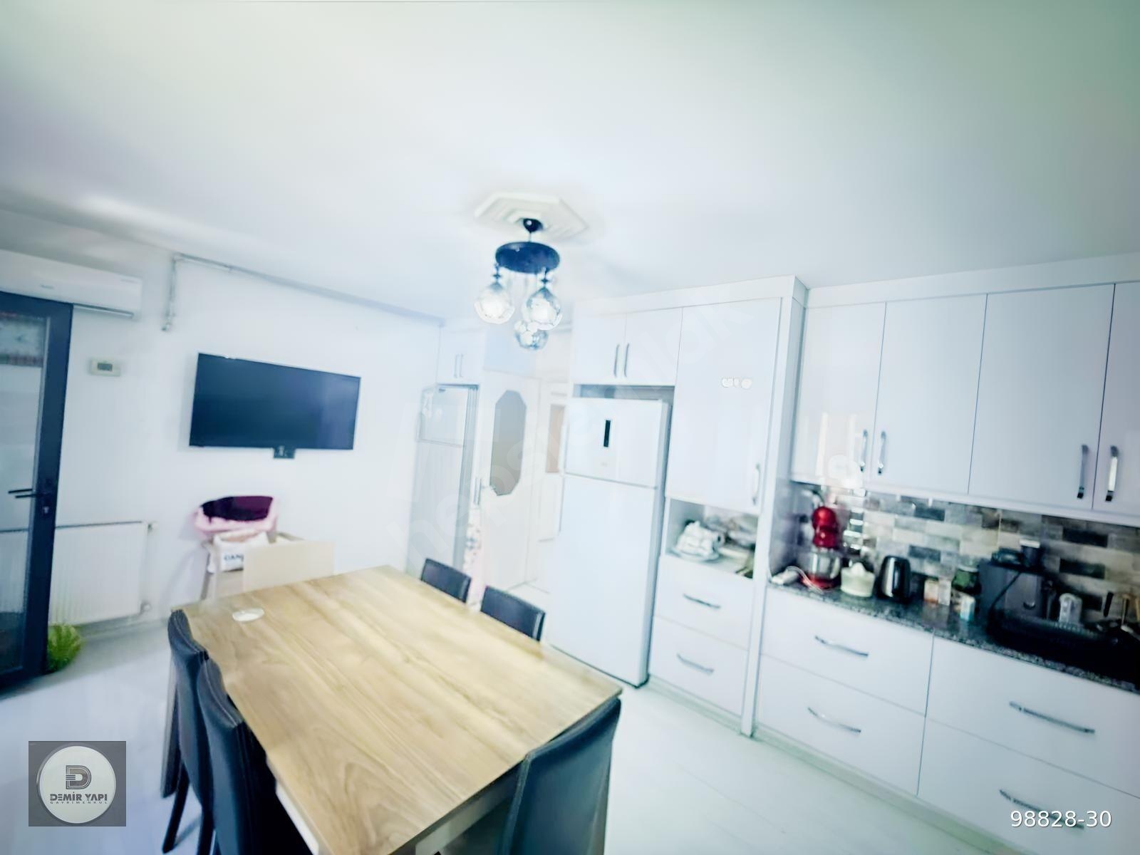 SALTAK CADDESİNDE ASANSÖRLÜ ARA KAT 4+1 BRÜT 270 M2 DAİREMİZ