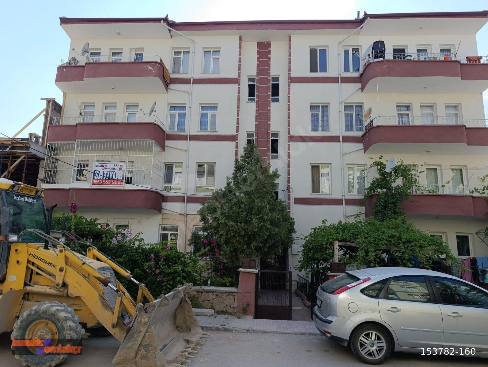 TANIDIK EMLAKÇI KALE MAH. 3+1 DAİRE SATIYOR