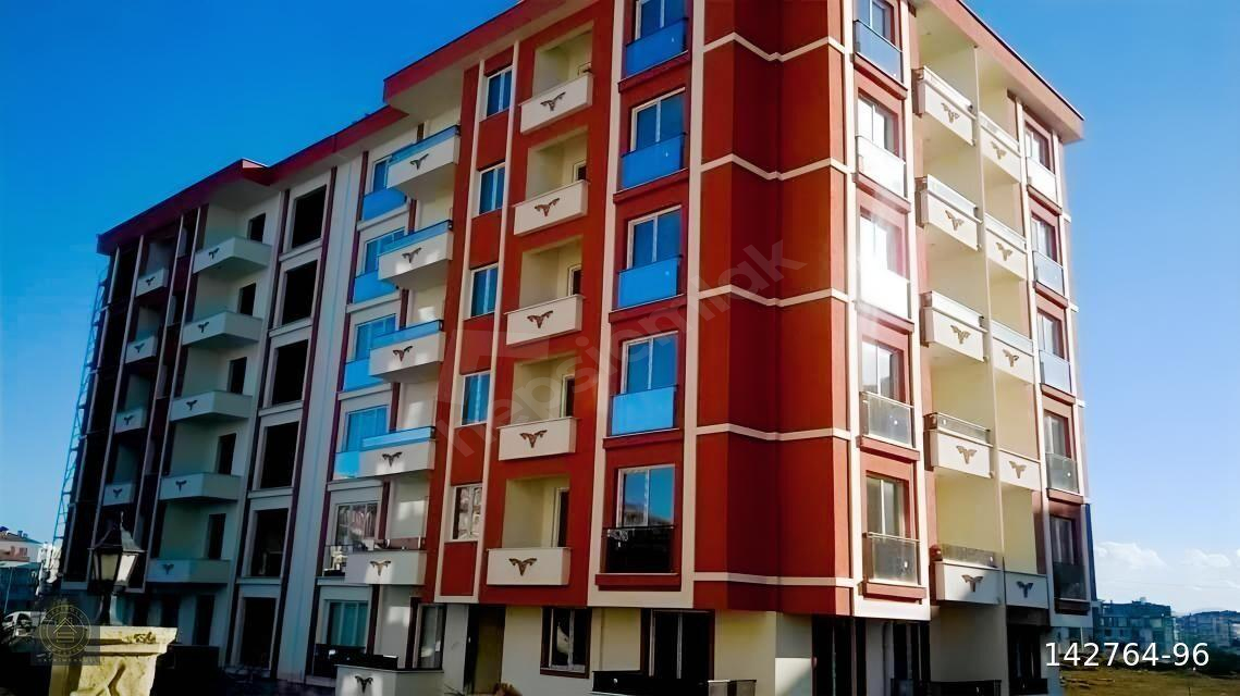 HAMZAKOY YAKINI SİTE İÇİ KİRALIK 1+1