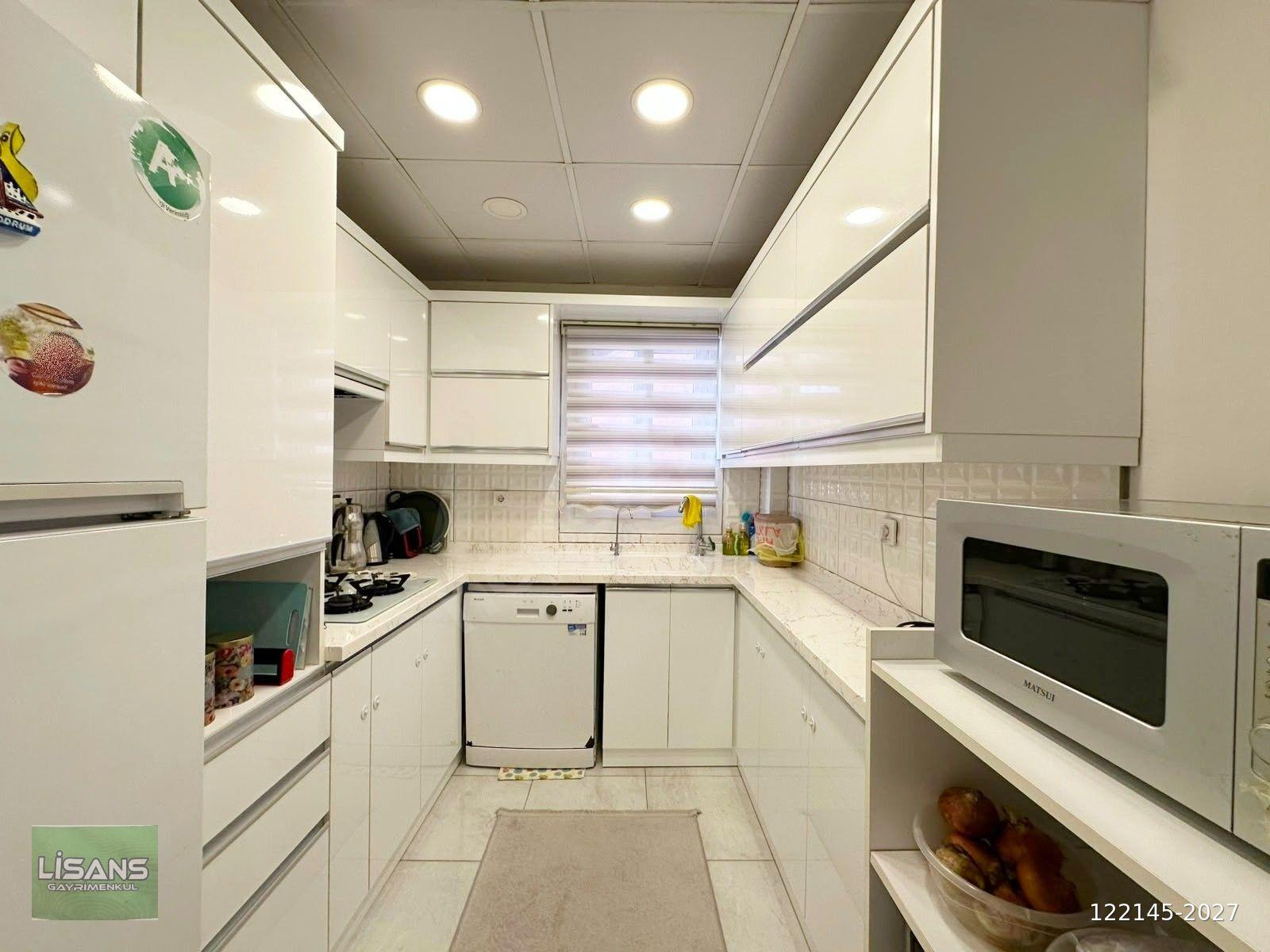 100.YIL'DA GENİŞ OTURUMLU KAPALI MUTFAK 3+1 FULL YAPILI CAZİP DAİRE