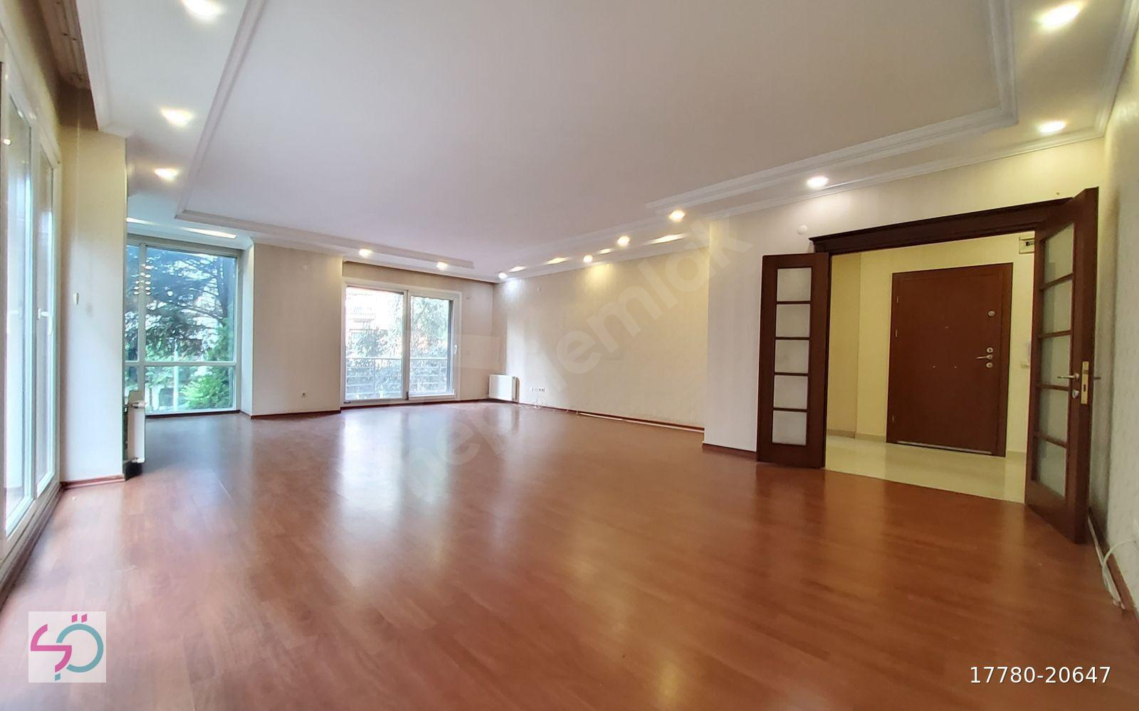 ŞEBNEM ÖZGÜL'DEN Florya Merkeze Yakın Kiralık 5+1 Ara Kat Daire