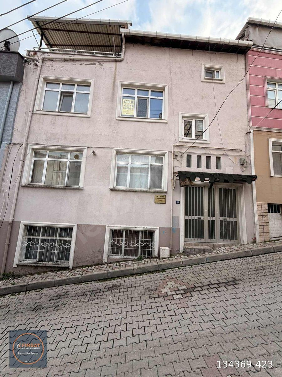 BİGA HÜKÜMET MEYDANINDA SATILIK 2+1 DAİRE