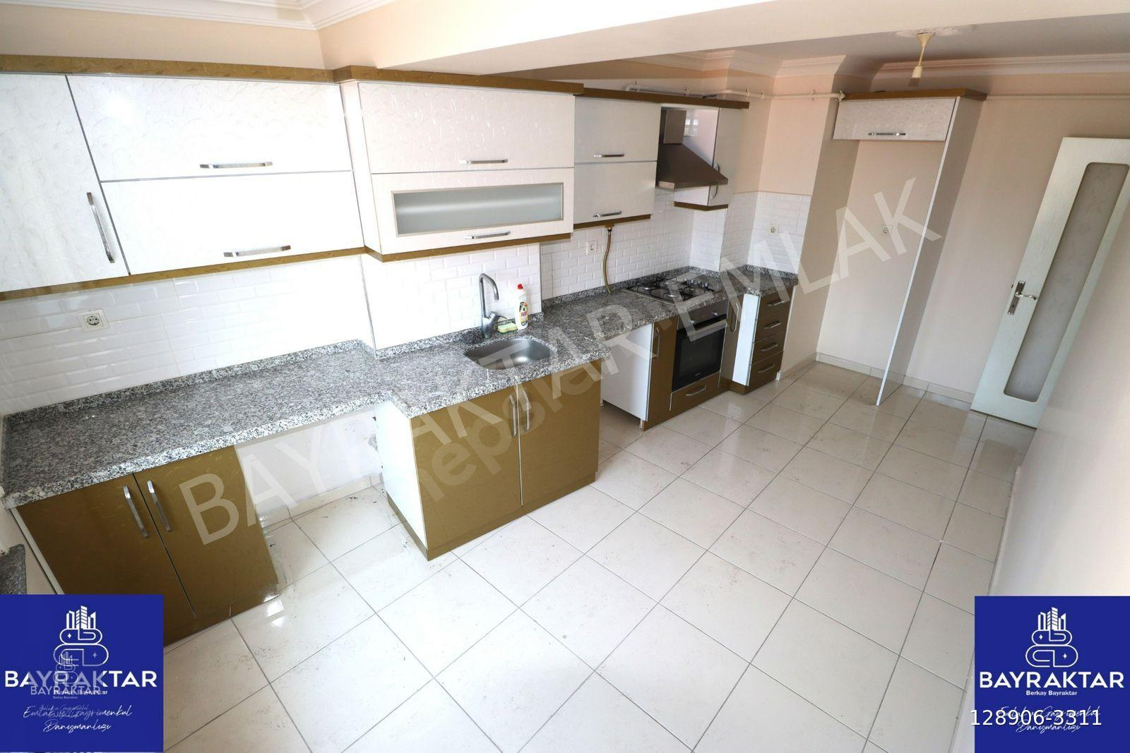 Bandırma Hacıyusuf Mahalleside Çarşı Merkez'de 2+1 Arakat Kiralık Daire Bayraktar Emlak'tan