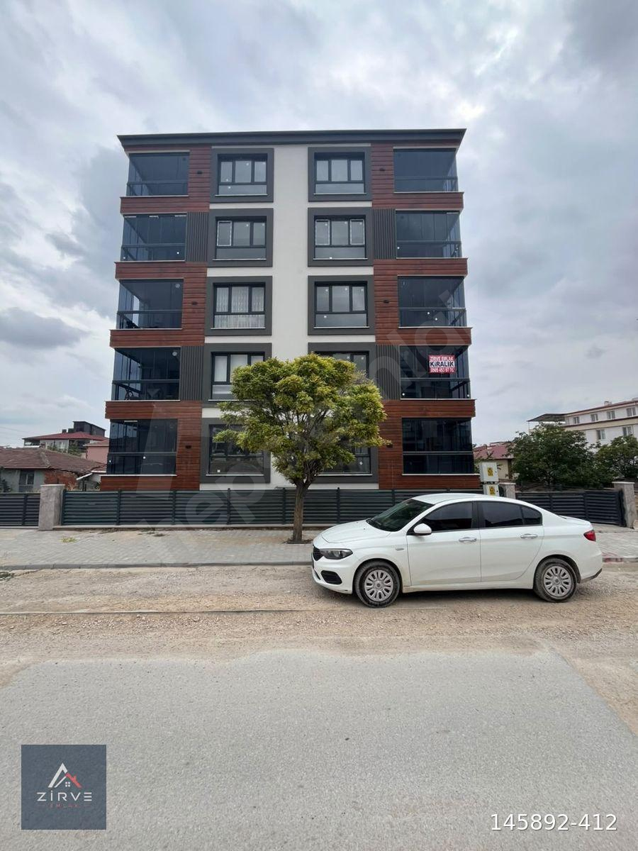 ZİRVE EMLAKTAN BAHÇELİEVLERDE KİRALIK 3+1 DAİRE