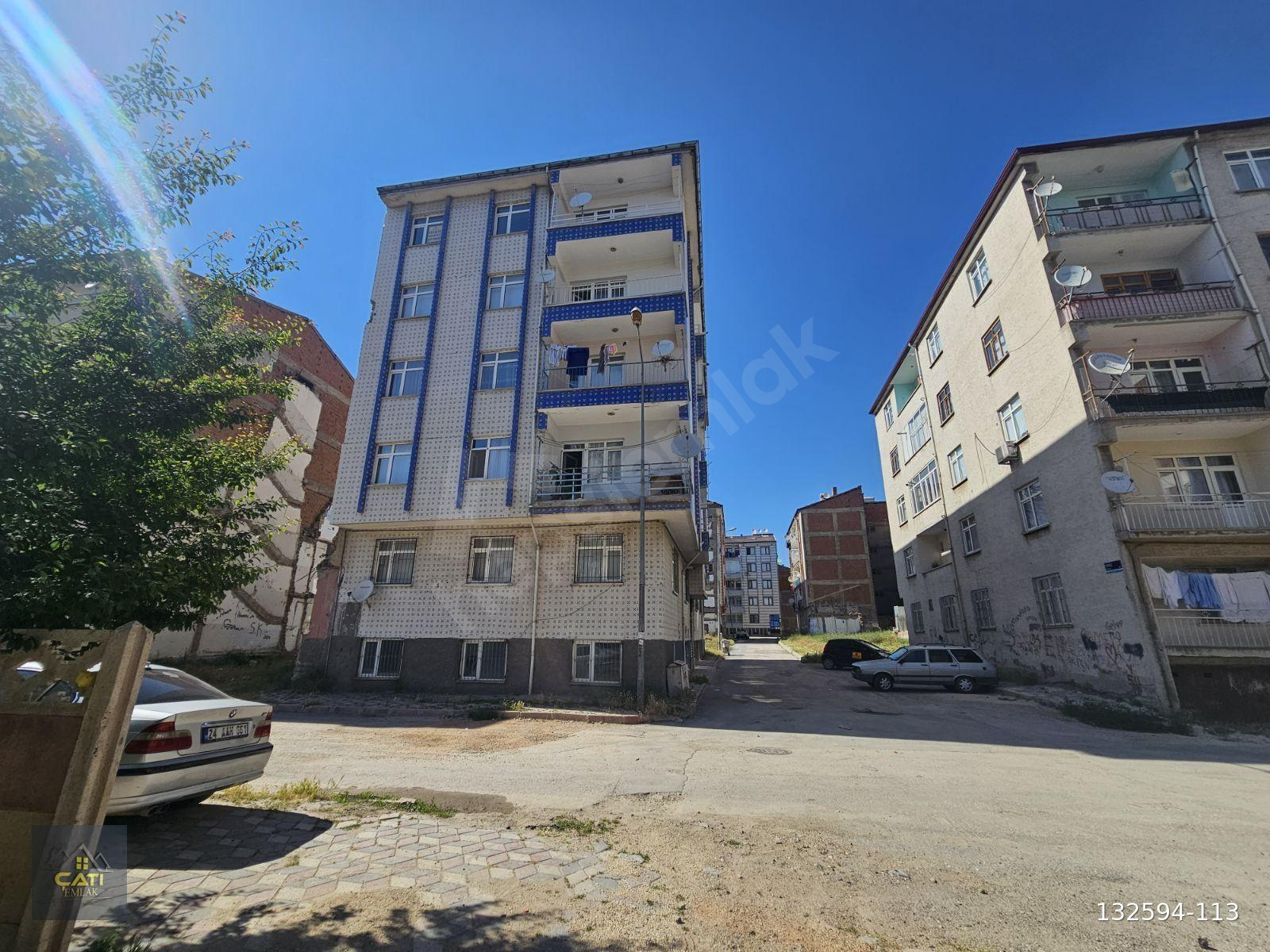 ÇATI EMLAKTAN KİRALIK DAİRE ( RÜSTEMPAŞA MAHALLESİNDE)