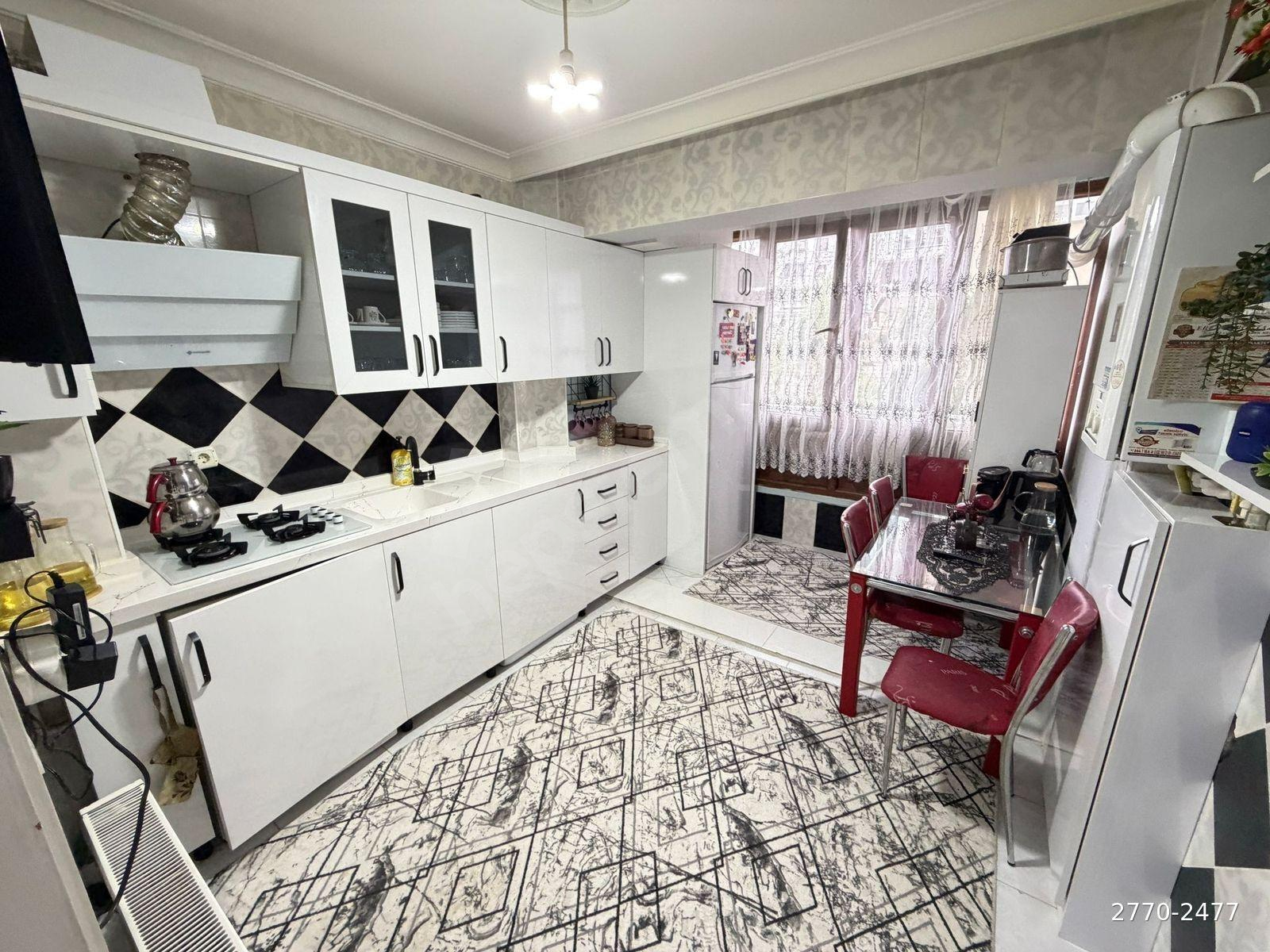 NUR EMLAK'TAN KARAPÜRÇEK'TE 3+1 YAPILI DAİRE