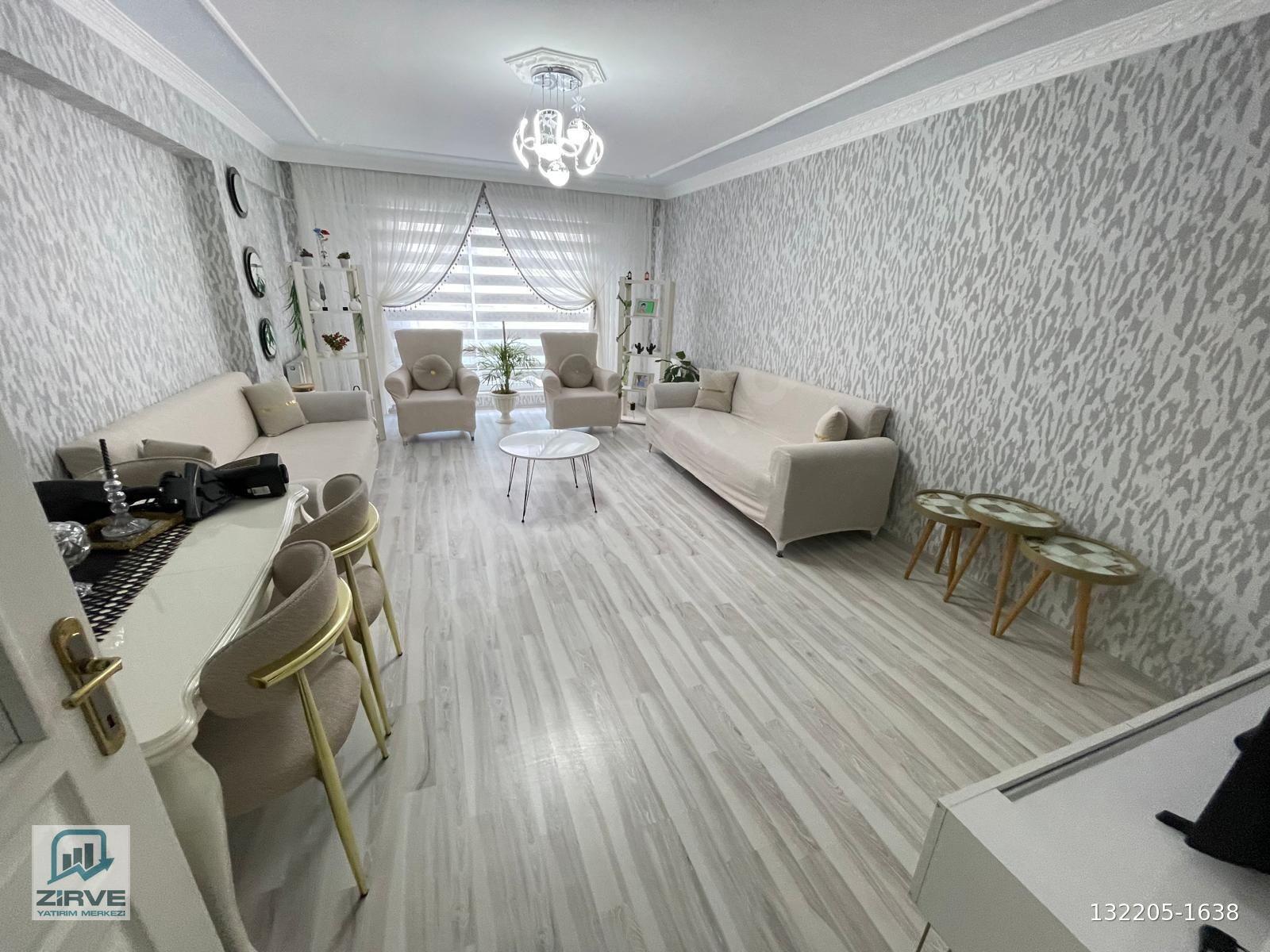 ZİRVE EMLAK'TAN ÇİFT BANYO KİLERLİ 3+1 140 M2 SATILIK DAİRE