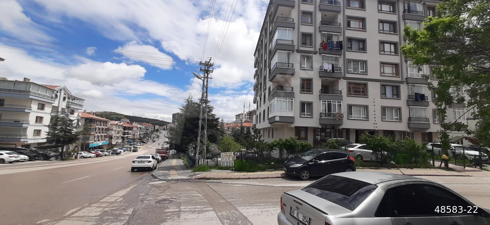 KARAPÜRÇEK'TE SİTEDE KOT-1 ASANSÖRLÜ EKONOMİK 3+1 DAİRE