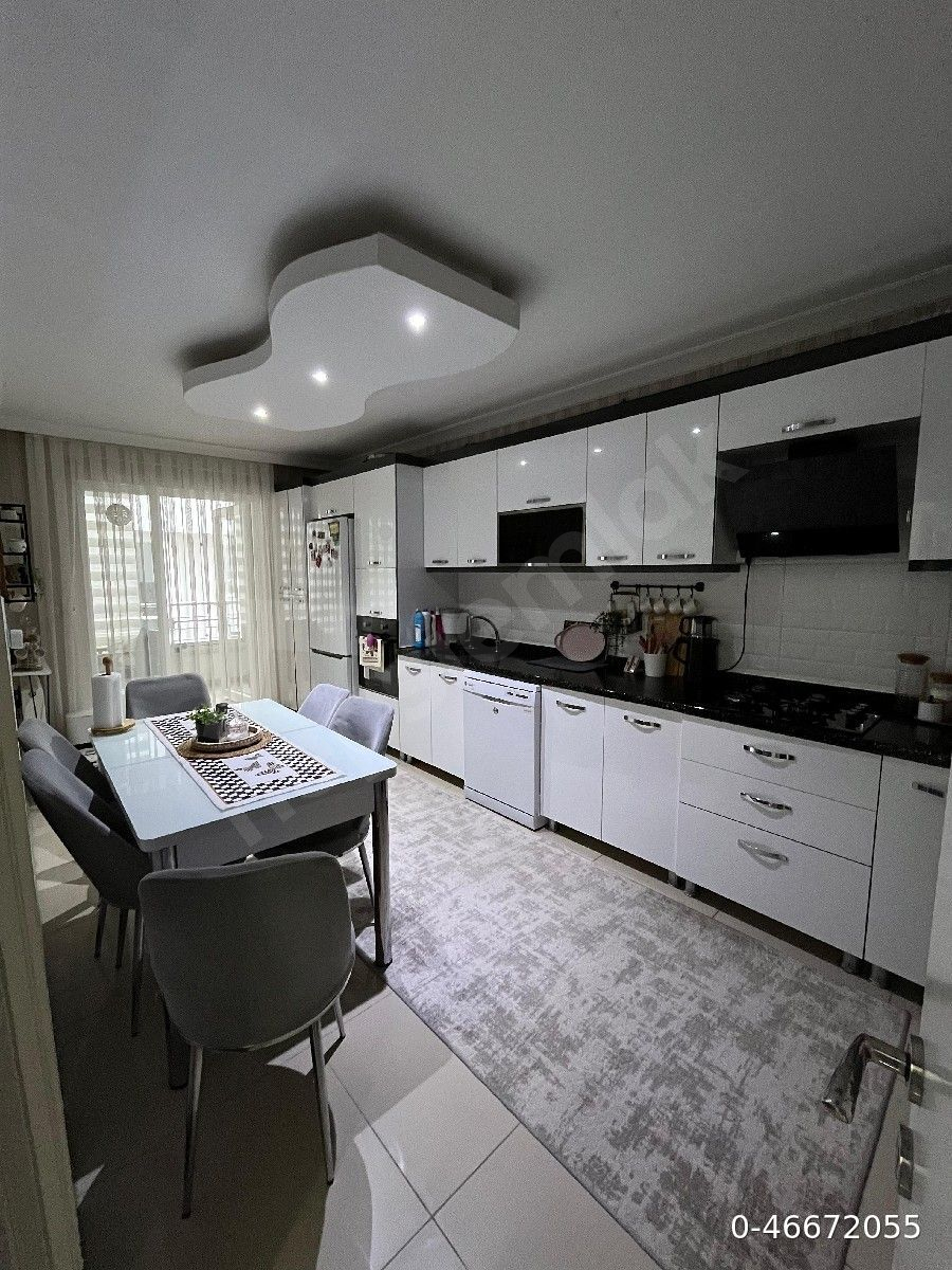 Sahibinden Estergon Caddesi Üzeri Merkezi 3+1 150 m2 Daire