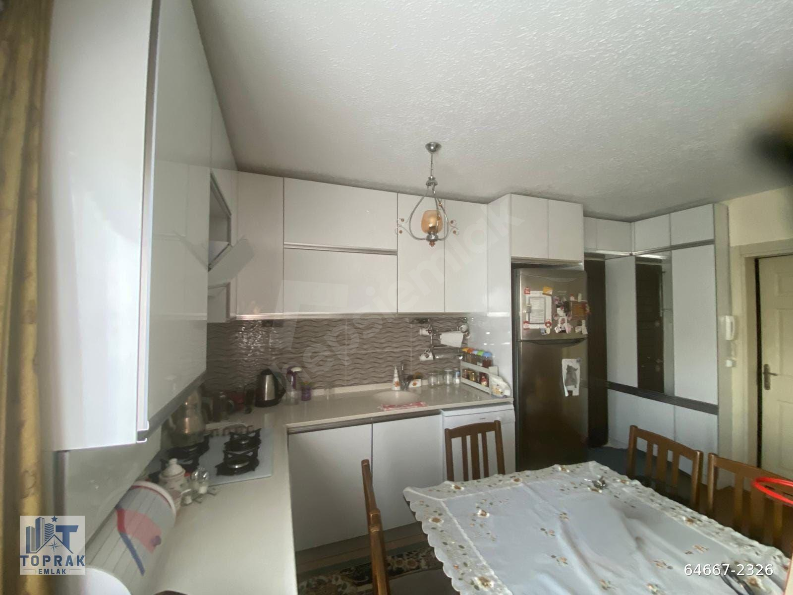 TOPRAK EMLAK'TAN YAŞAMKENT MH.DE BAKIMLI ARA KAT SATILIK1+1DAİRE