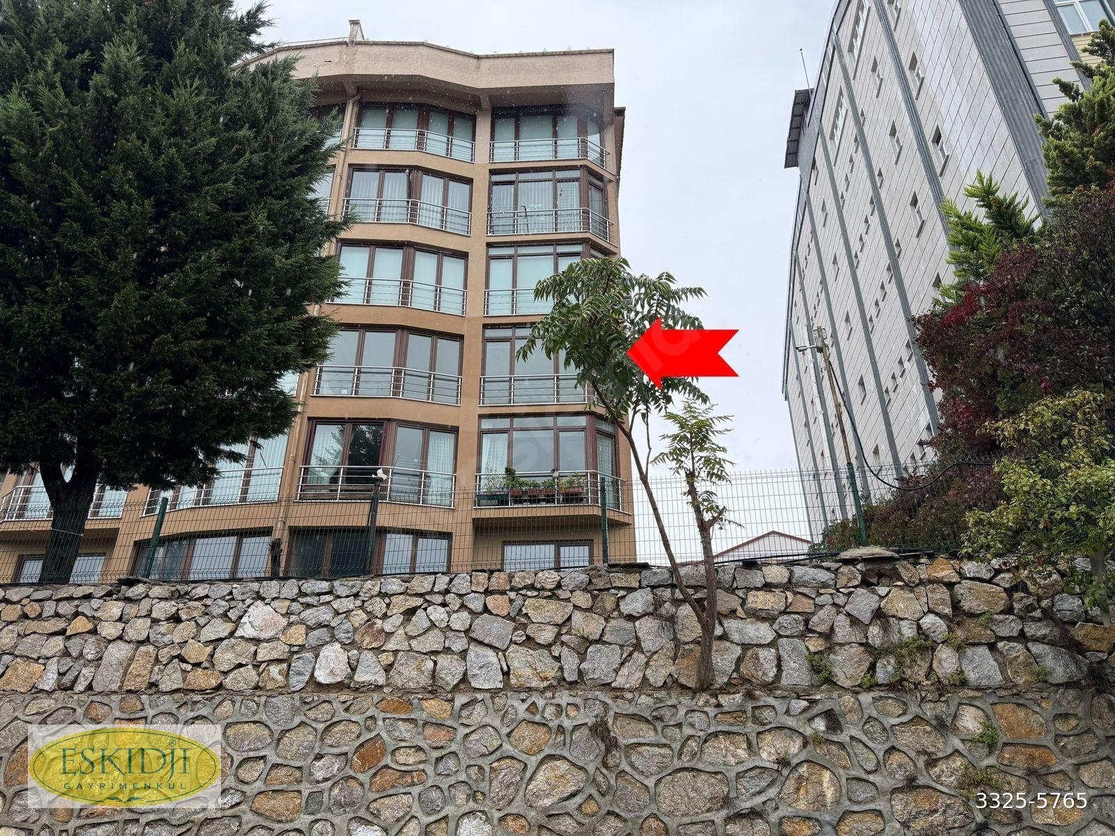 ESKİDJİDEN DORUK SİTESİNDE ARA KAT 150m2 3+1 KİRALIK DAİRE