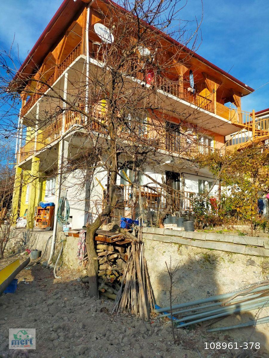 AMASYA MERKEZ GÖLLÜ BAĞLARINDA SATILIK 400 M2 ÜZERİNDE 3 KATLI DAİRE
