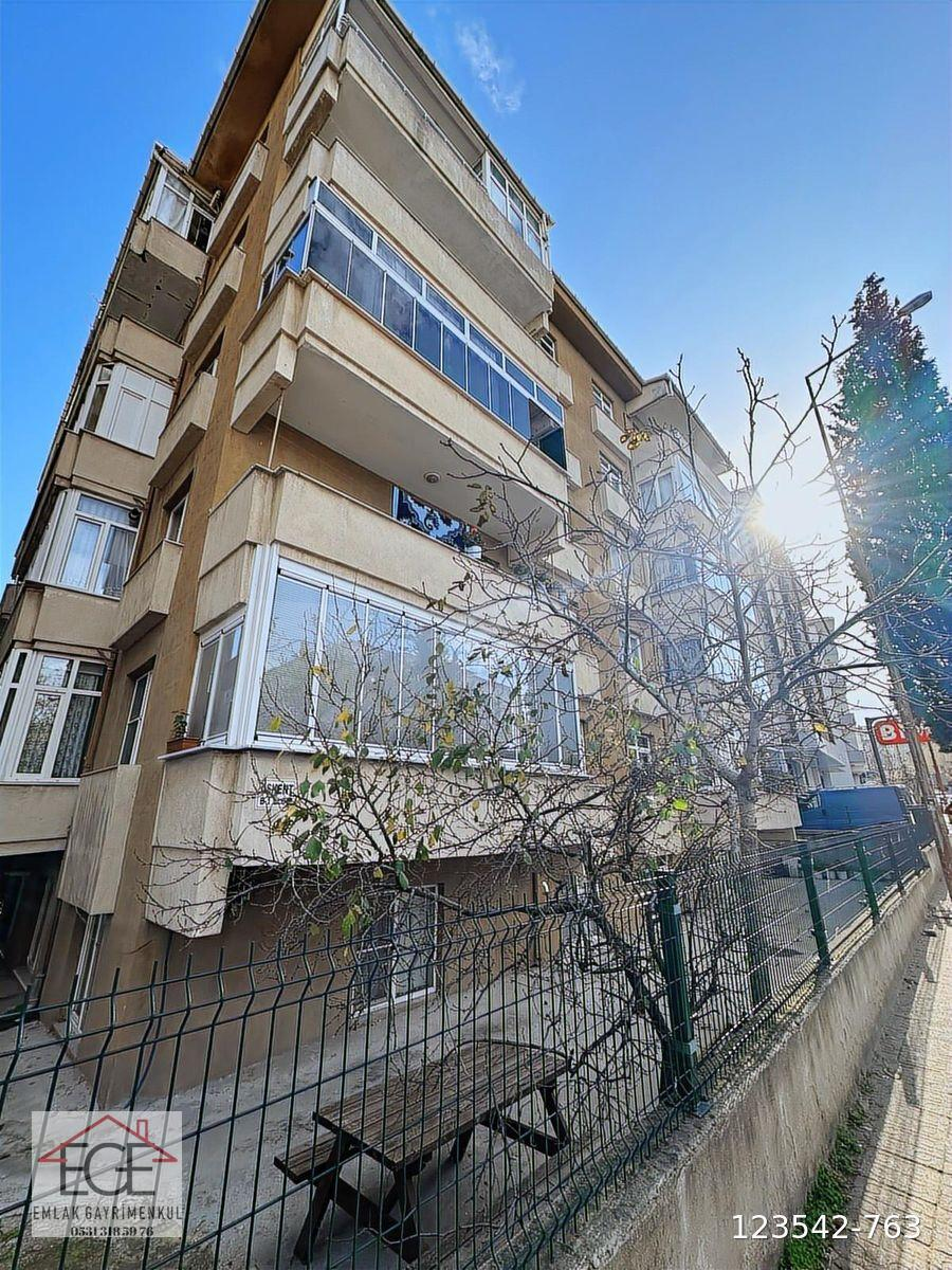 EGE EMLAK'TAN KURTULUŞ CADDESİ ÜZERİ GENİŞ 2+1 DAİRE