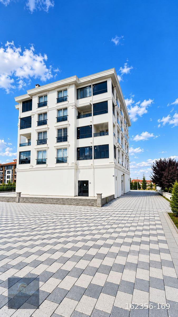 LÜKS ARA KATTA SATILIK 1 + 1 DAIRE