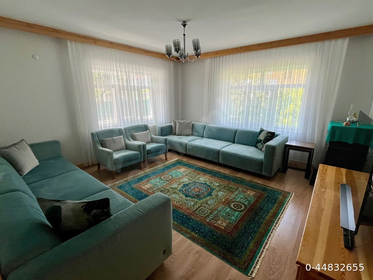 YARI MÜSTAKİL BAHÇELİ 3+1 LÜKS DAİRE SAHİBİNDEN