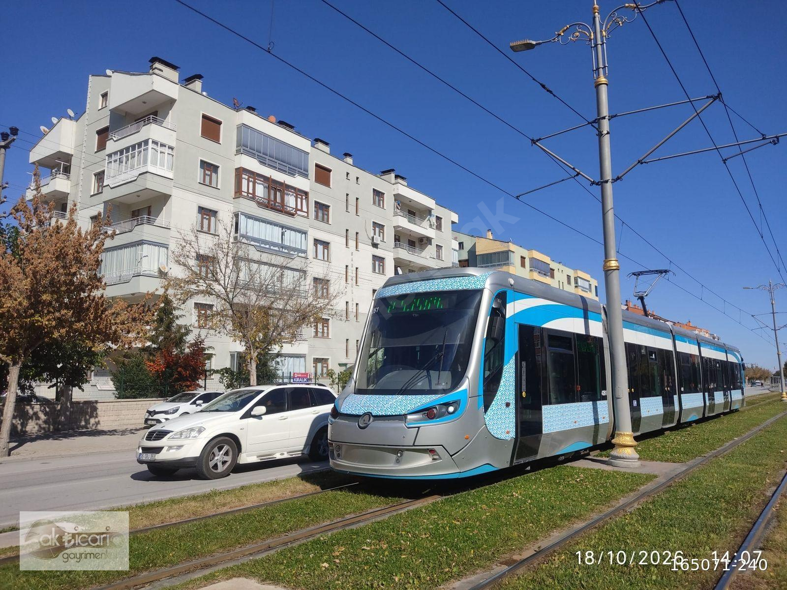 Fetih Mh.Aslanlıkışla Cd.Tramvay Yanında Kiralık Geniş 3+1 Daire
