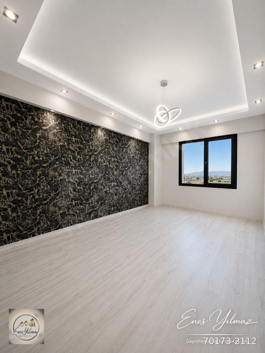 BARBAROS MAHALLESİ YENİ KARAMAN YOLU ÜZERİNDE SATILIK LÜKS 1+1 GENİŞ DAİRE