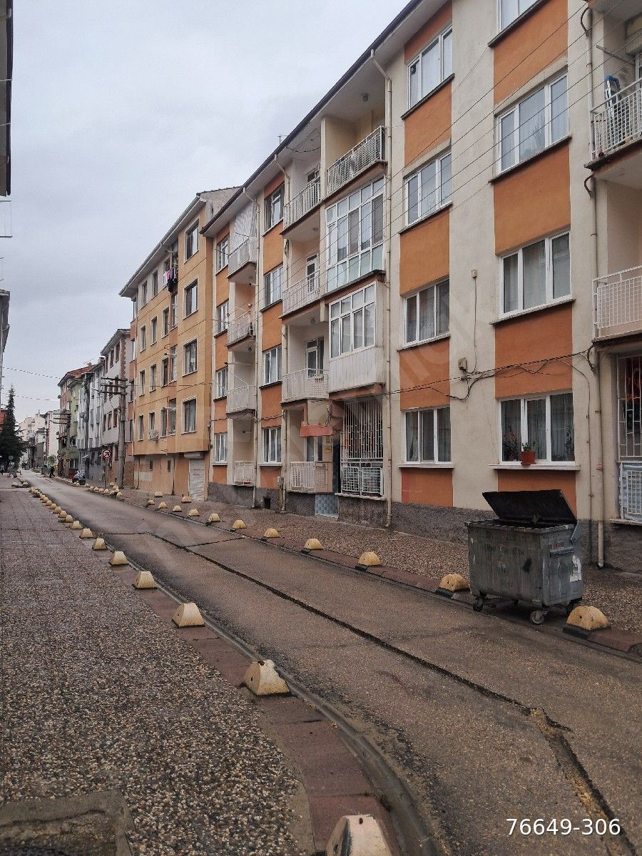 M.KEMAL PAŞA MAHALLESİ ATALAR SİTESİNDE BAKIMLI /MASRAFSIZ 2+1 DAİRE
