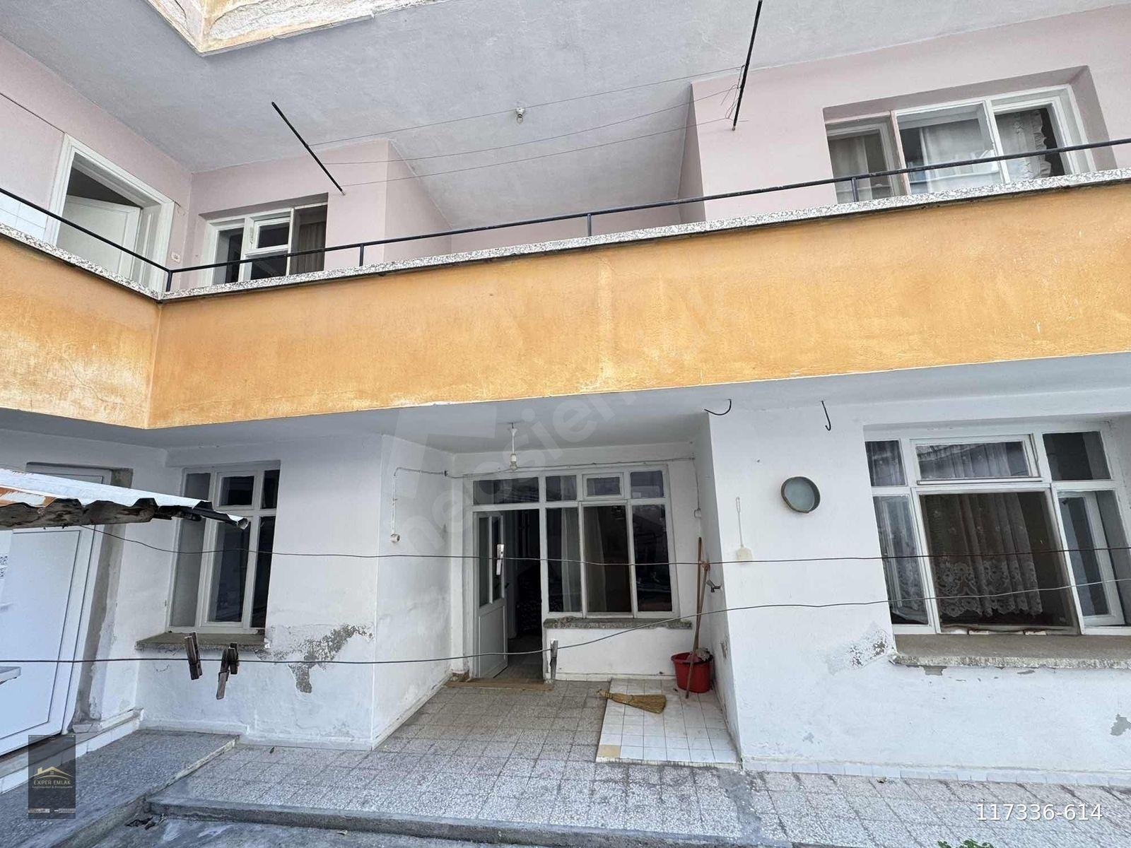 KEMERDE MÜSTAKİL B.GAZİ BULVARINA 50 METRE MESAFEDE SATILIK EV