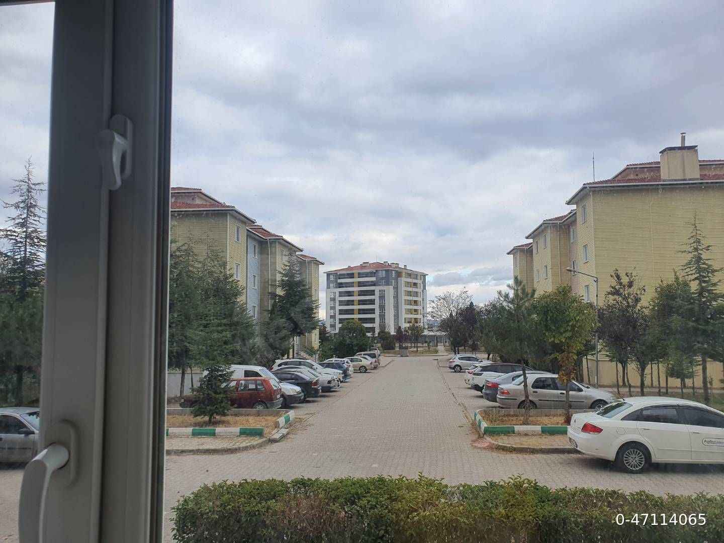 YAŞAMKENT TOKİLERDE - SİTE İÇİ GÜVENLİKLİ - 135 m2 BAKIMLI DAİRE
