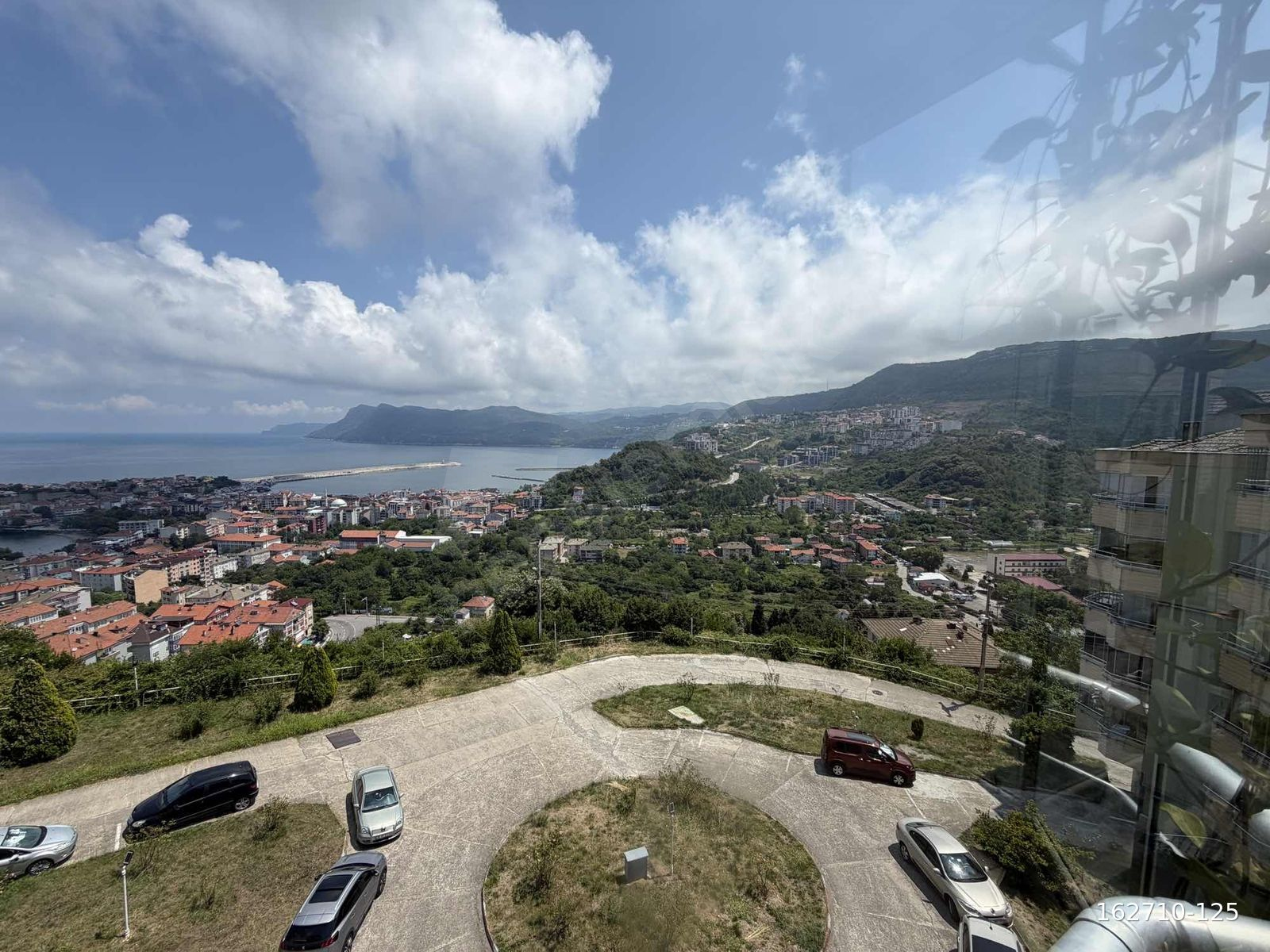 TOSCUOĞLUNDAN - AMASRA'DA DENİZ MANZARALI 3+1 GENİŞ DAİRE
