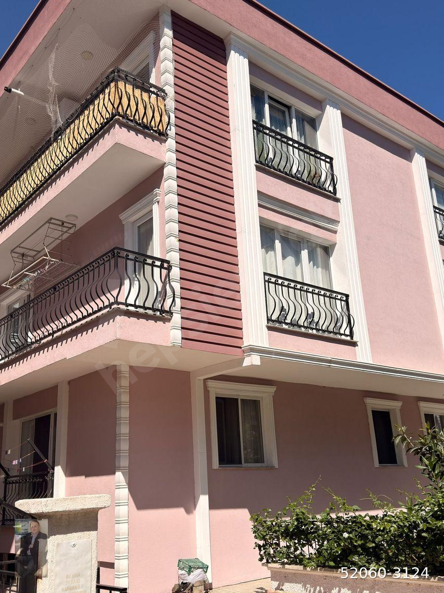 ÖMÜREVLERİNDE ANAYOLUN HEMEN ÜZERİNDE KİRALIK 1+1 DAİRE