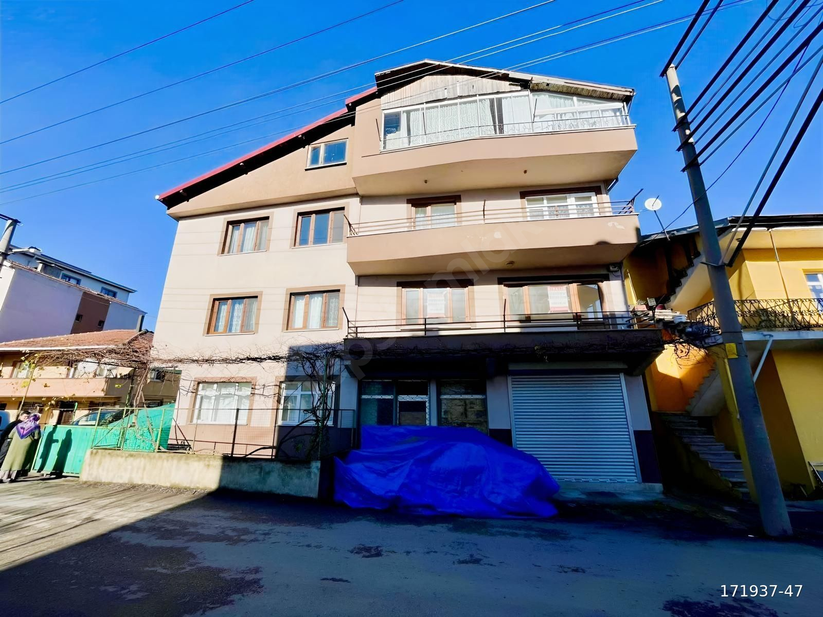 ANAYOLA VE KIŞLA SANAYİYE YAKIN KİRALIK 3+1 ARAKAT DAİRE