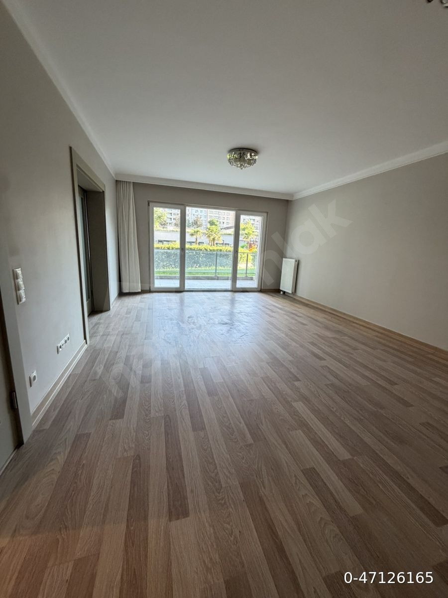 EVORA SİTESİNDE SAHİBİNDEN GENİŞ 2,5+1 HAVUZ-PEYZAJ MANZARALI