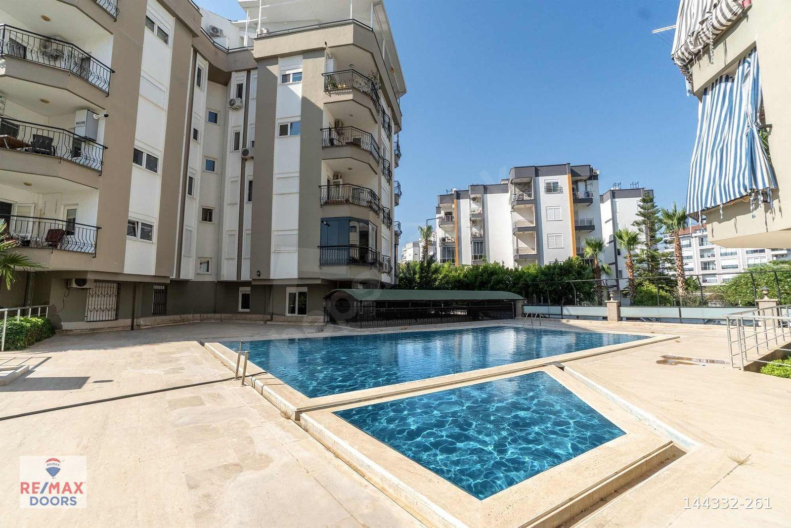 KONYAALTINDA FULL EŞYALI+YENİ BOYALI HAVUZLU SİTE İÇİ KİRALIK