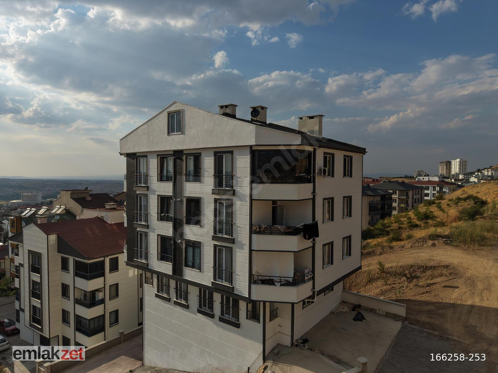"Emlak Zet" 15 Temmuz Mah. İçi Full Yapılı 2+1 Satılık Daire
