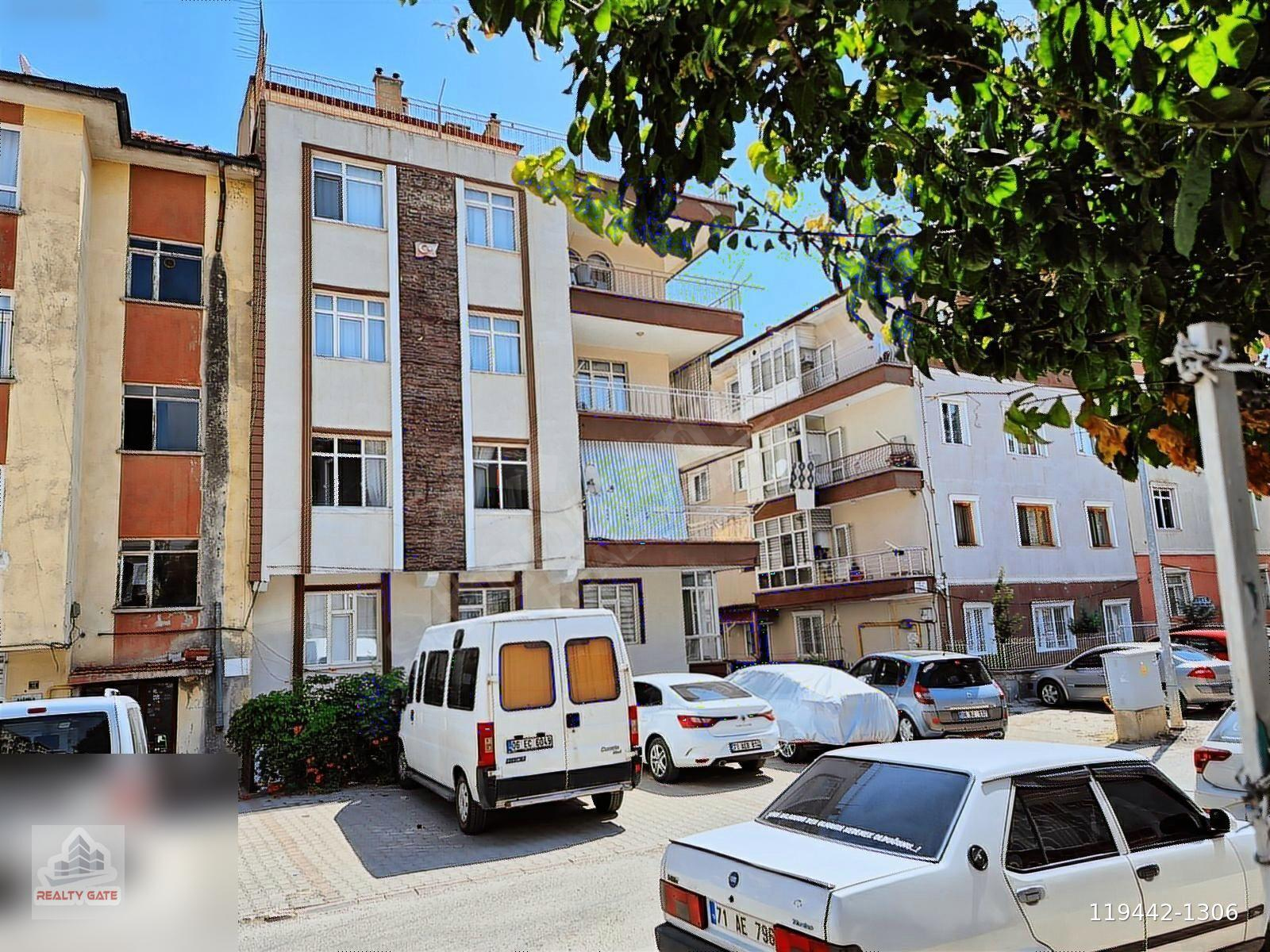 Kırıkkale Merkezde 140 m2 Net 3.Katta Bağımsız Satılık Daire