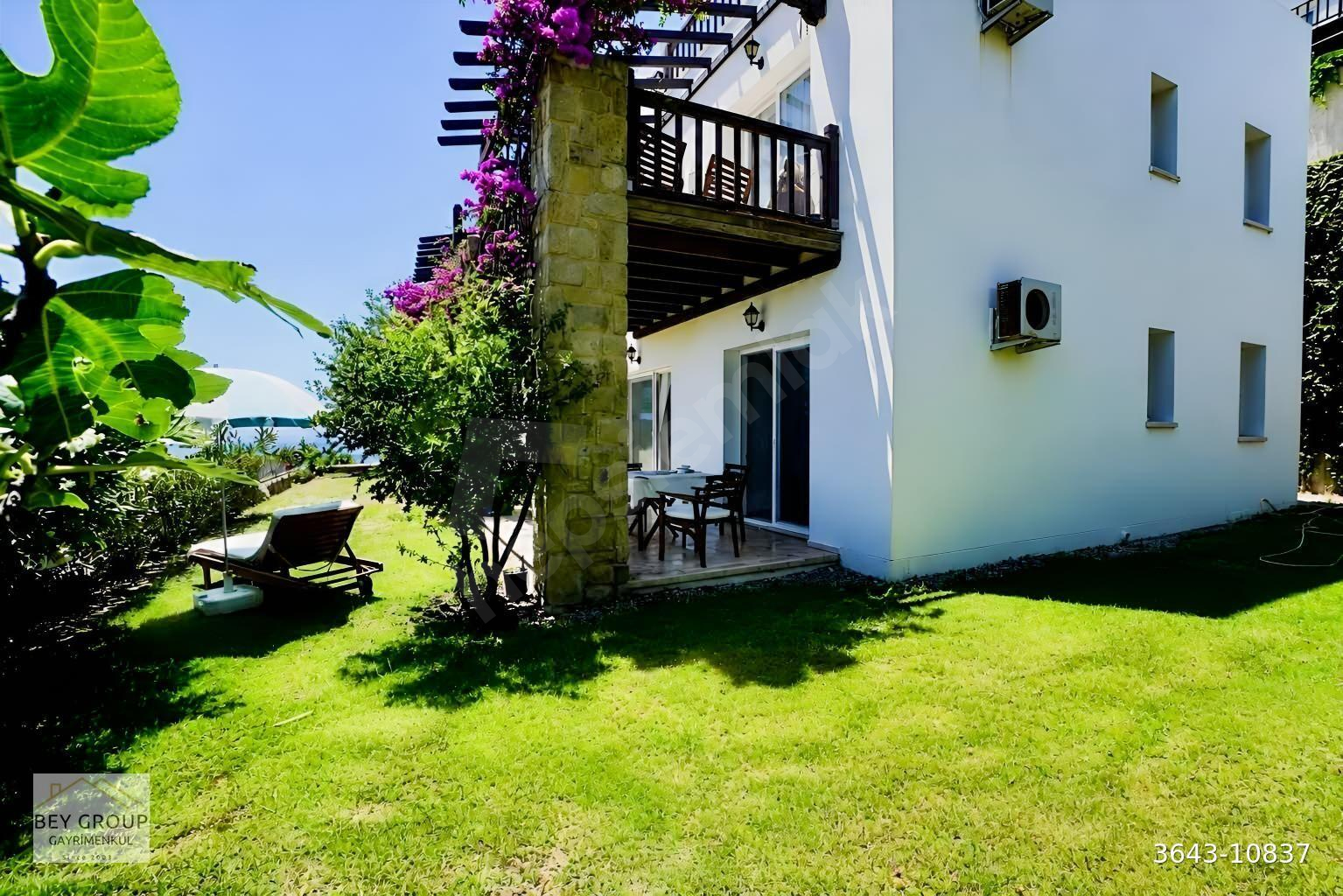BODRUM GÜMÜŞLÜKTE EŞSİZ MANZARALI, BAHÇE KATI SATILIK DAİRE