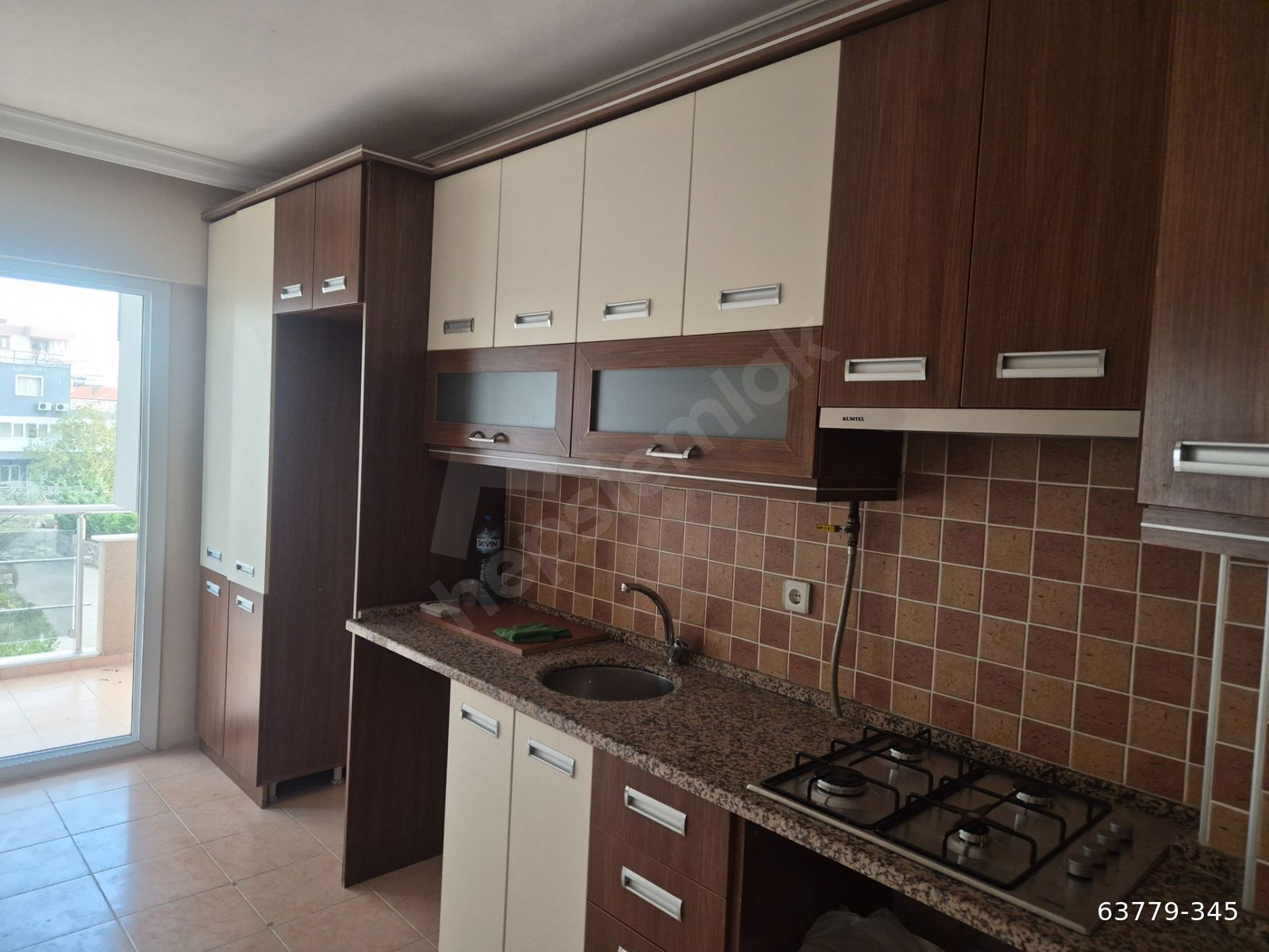 İNÖNÜ MAHALLESİNDE SİTE İÇERİSİNDE GAYET BAKIMLI 3+1LI