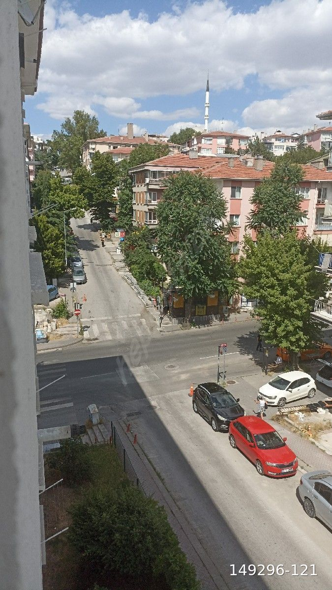 Esat '3+1 bakımlı otoparklı kralk