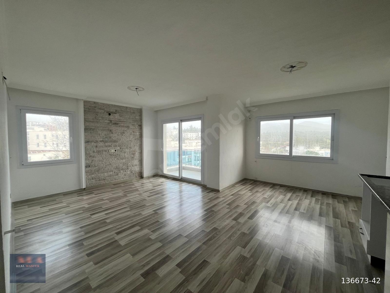 MUMCULAR'DA GENİŞ 3+1 | 2 BALKON | EBEVEYN BANYOLU | ARA KAT