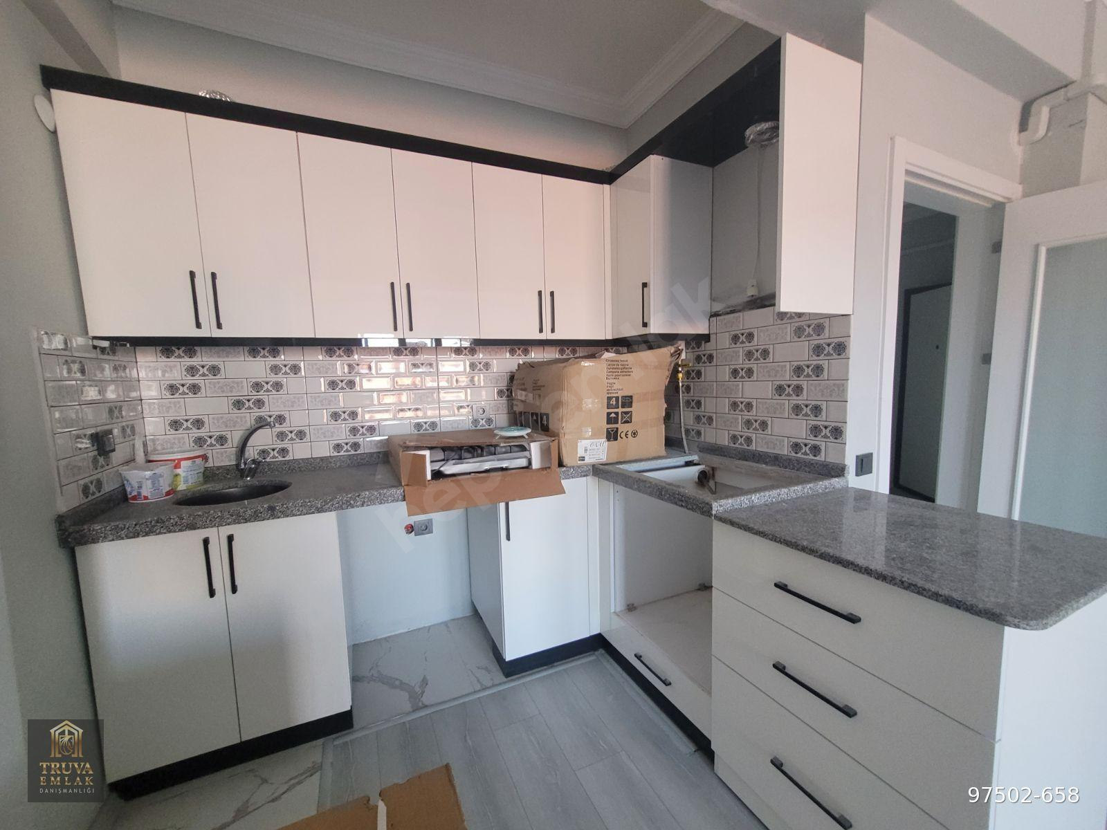 BURHANİYE'DE 3 KATLI SIFIR BİNA 2+1 ARAKAT KİRALİK DAİRE