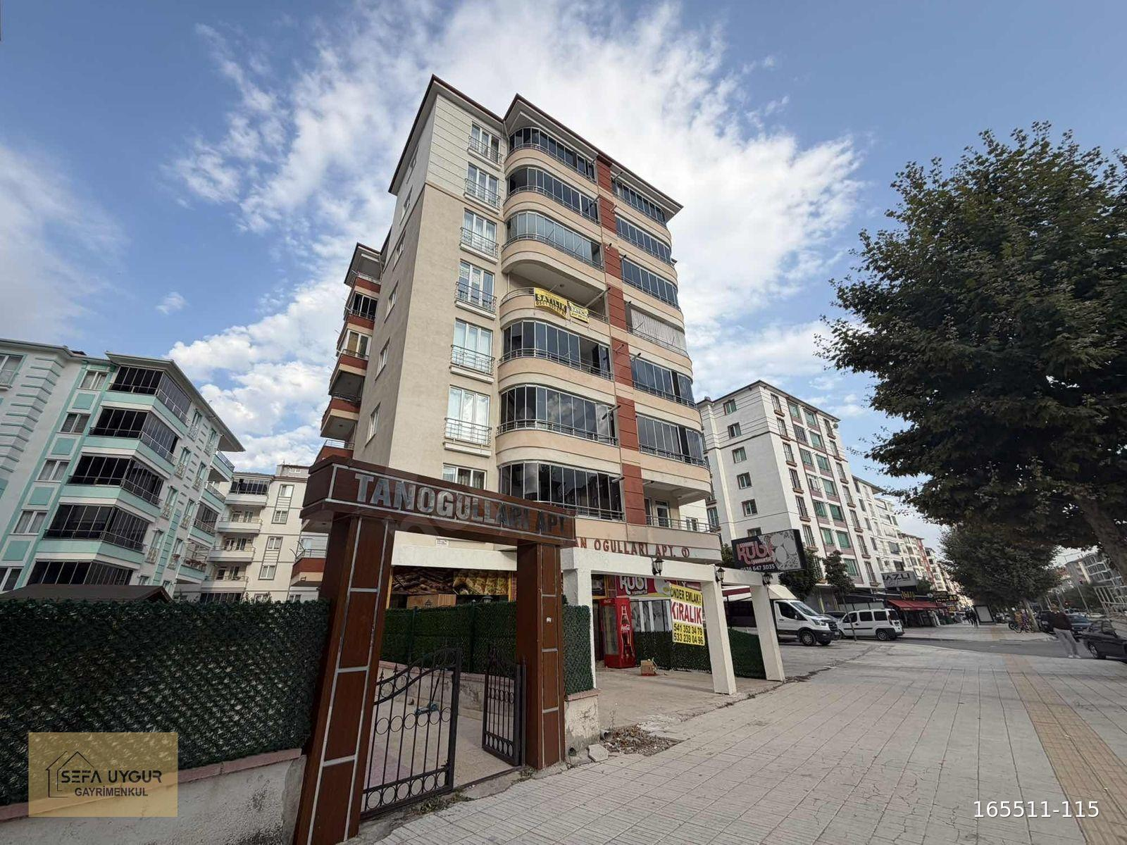 SEFA UYGUR'DAN OSMANCIK CADDESİ ÜZERİNDE 3+1 SATILIK DAİRE