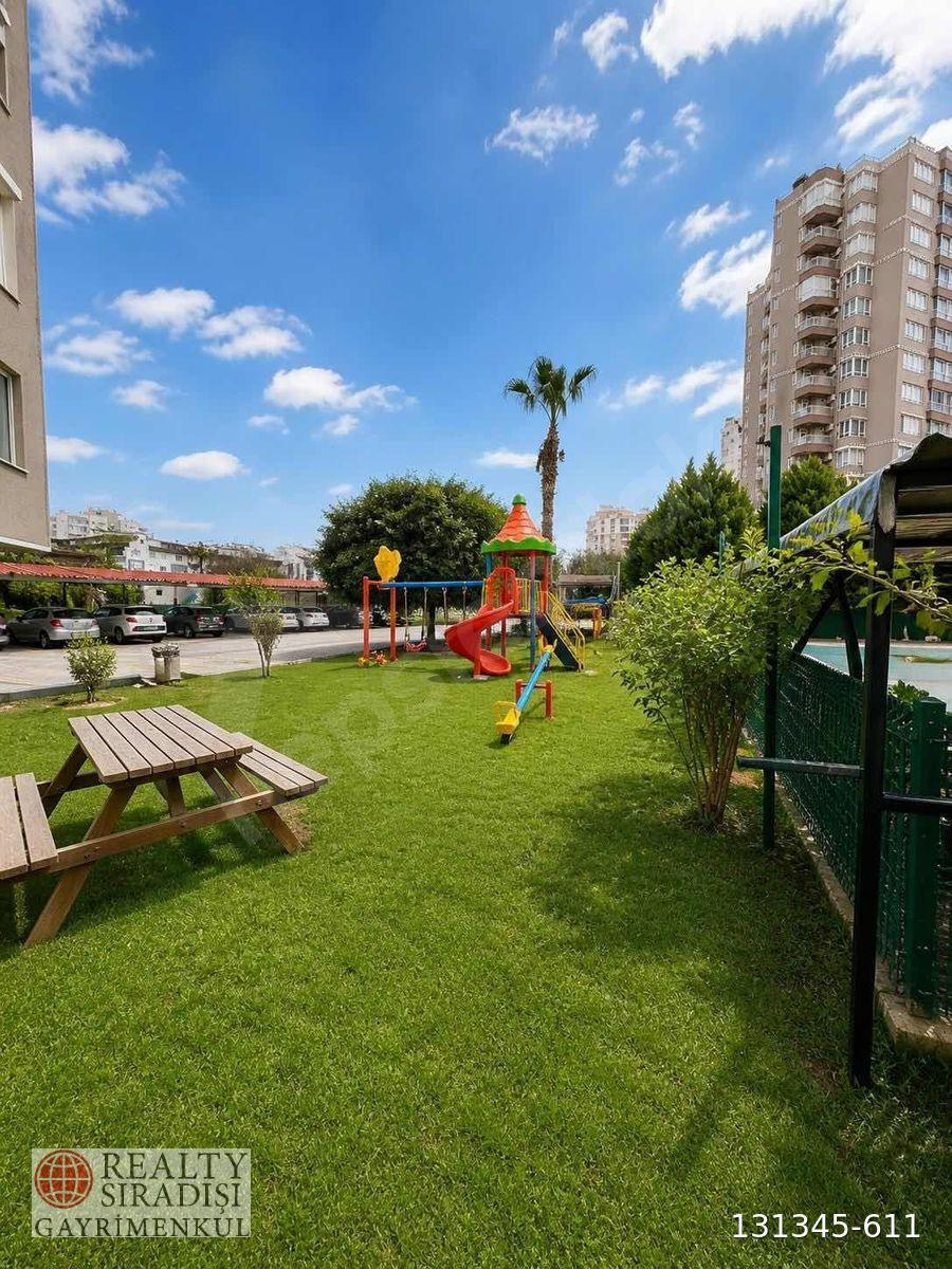 Meydankavağı , 12. Cadde Üstünde Site İçi Geniş 3+1