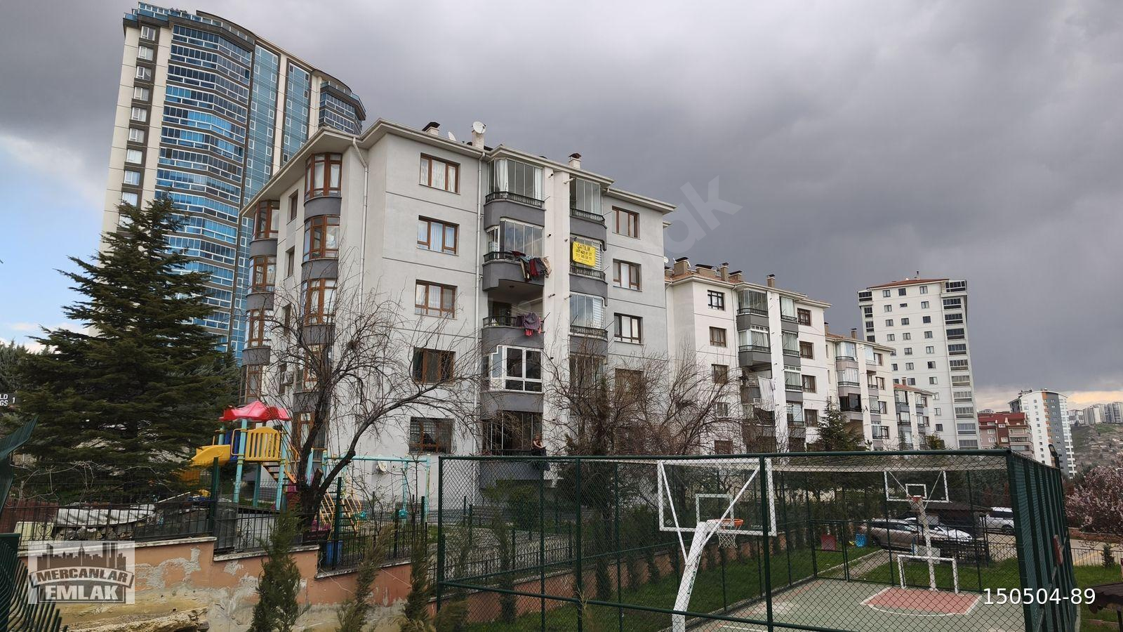 MERCANLARDAN SERHAT'DA SİTE İÇİNDE 3+1 SATILIK DAİRE